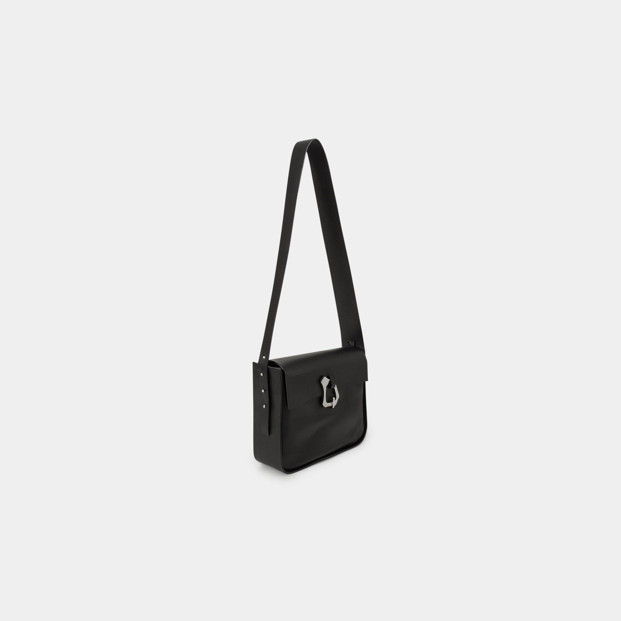 HE, product: ELUENT LEATHER BAG (Fig. 6)
