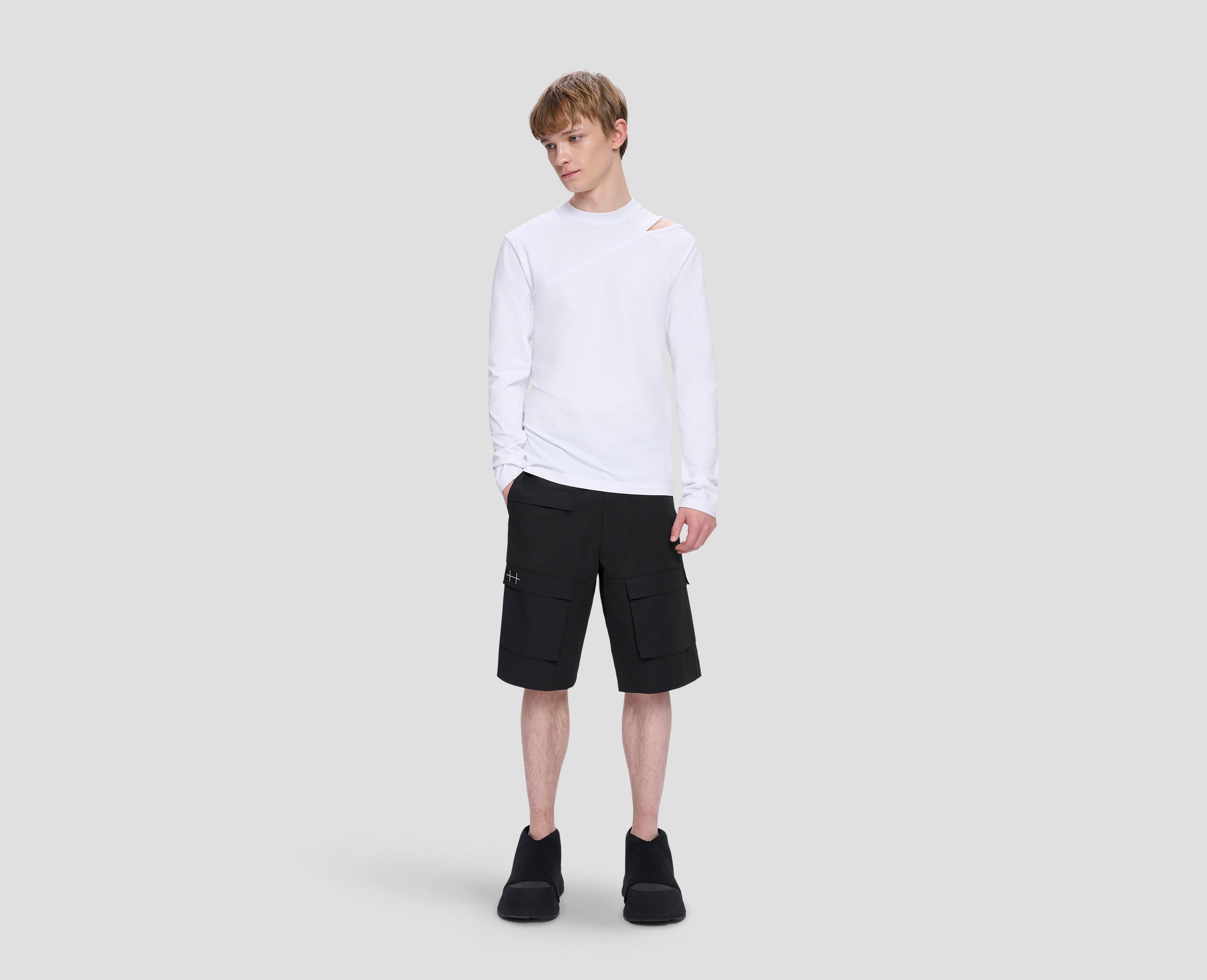 HE, product: CELLULAE CARGO SHORTS (Fig. 3)