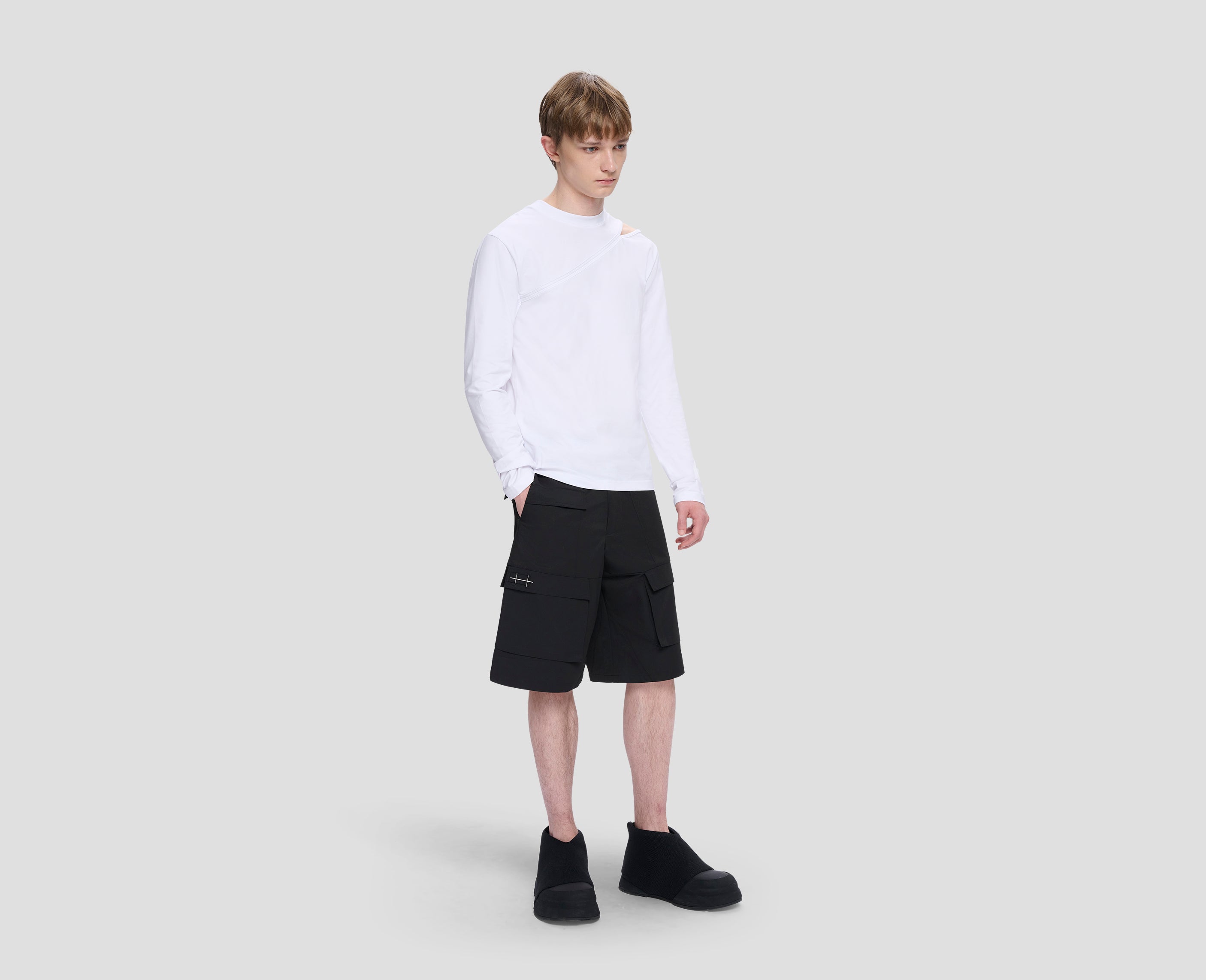 HE, product: CELLULAE CARGO SHORTS (Fig. 2)