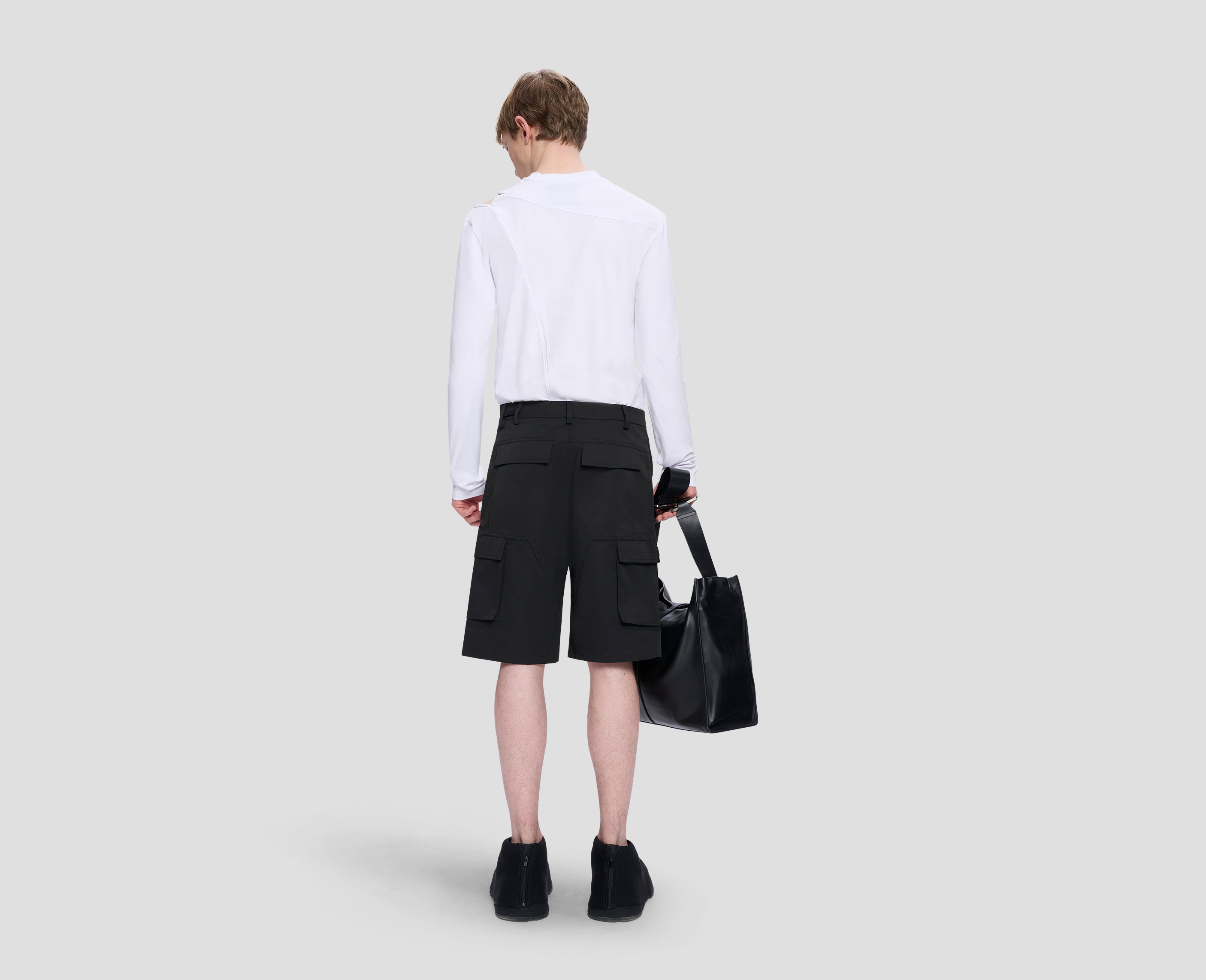 HE, product: CELLULAE CARGO SHORTS (Fig. 4)