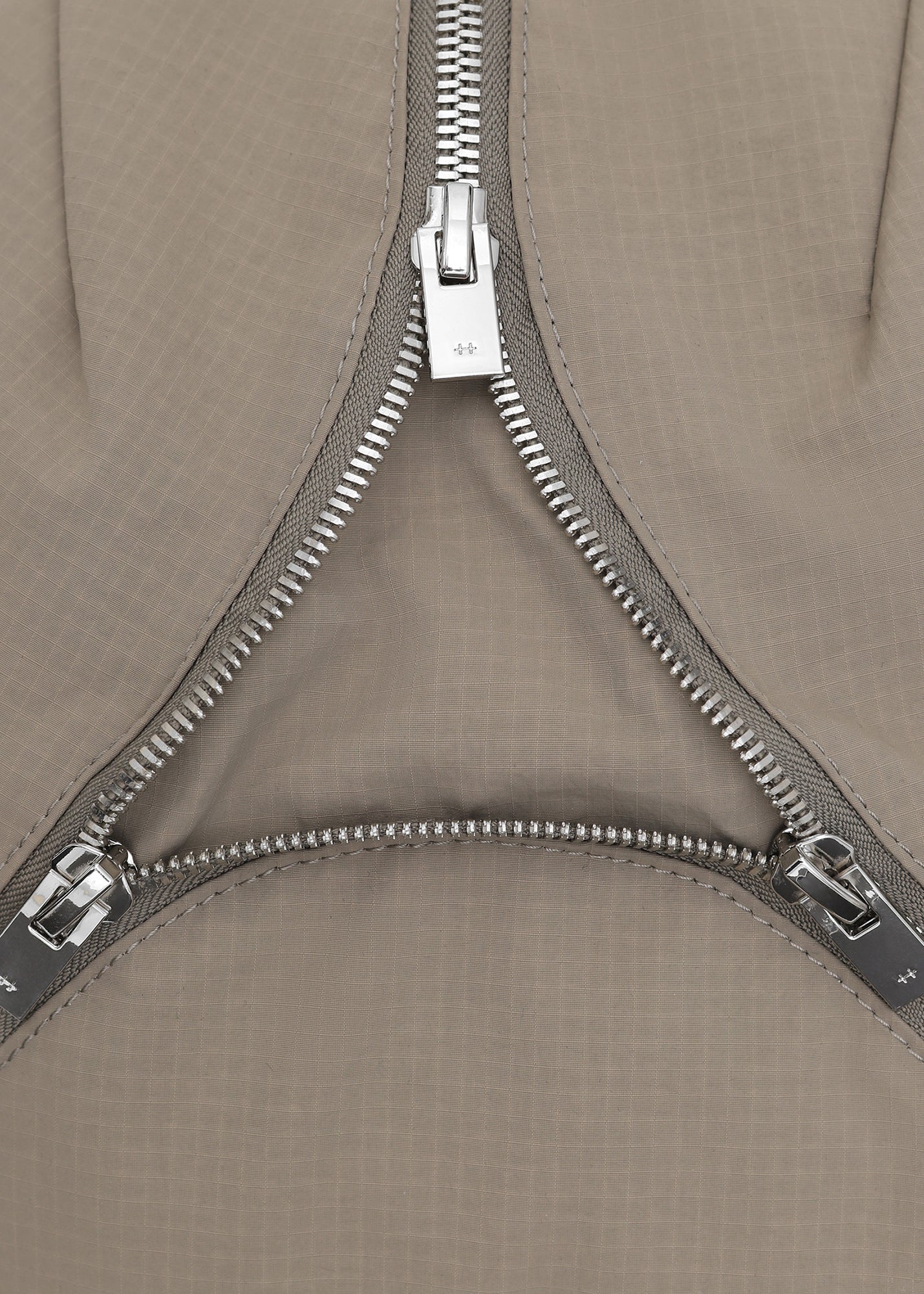 HE, product: TECTON BACKPACK (Fig. 2)