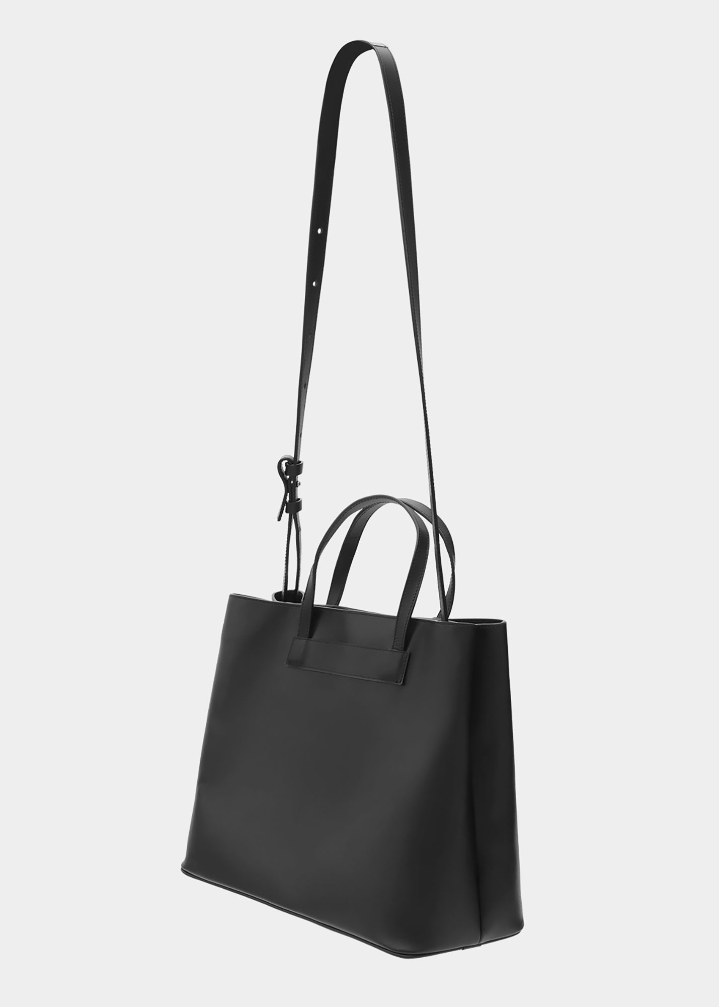 HE, product: VESPERA BAG (Fig. 13)