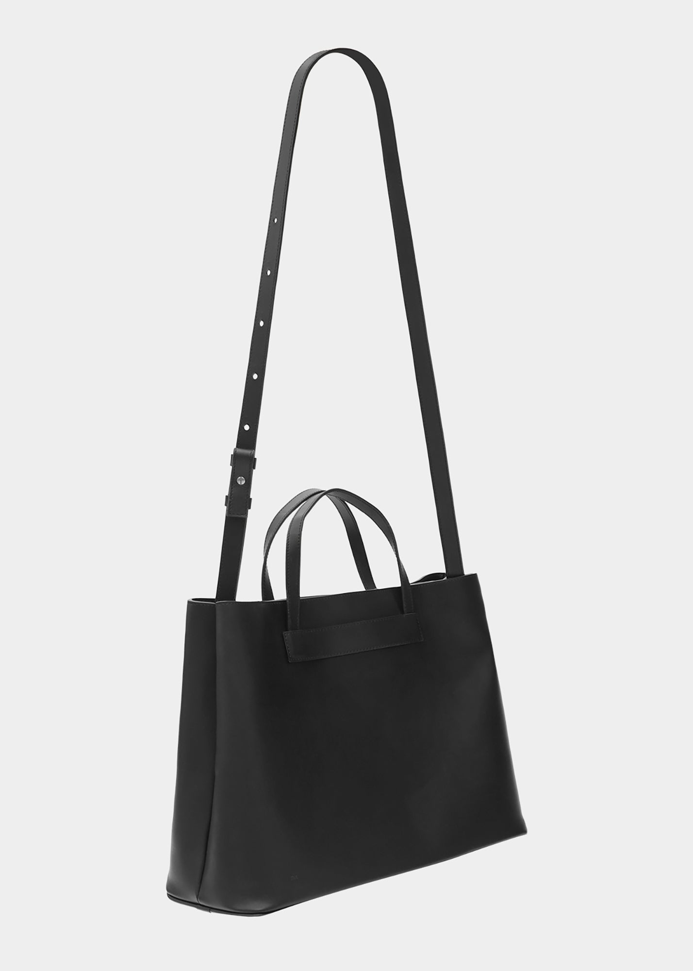 HE, product: VESPERA BAG (Fig. 14)