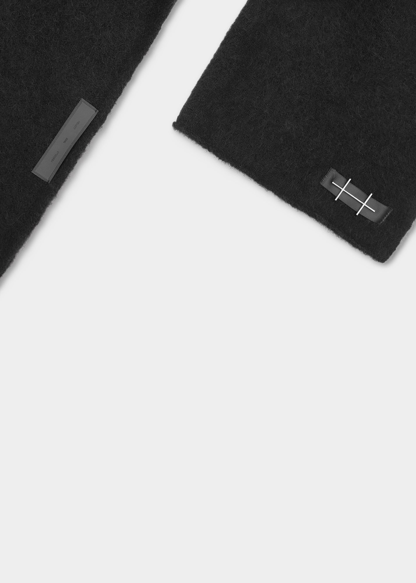 HE, product: BLUR SCARF (Fig. 7)