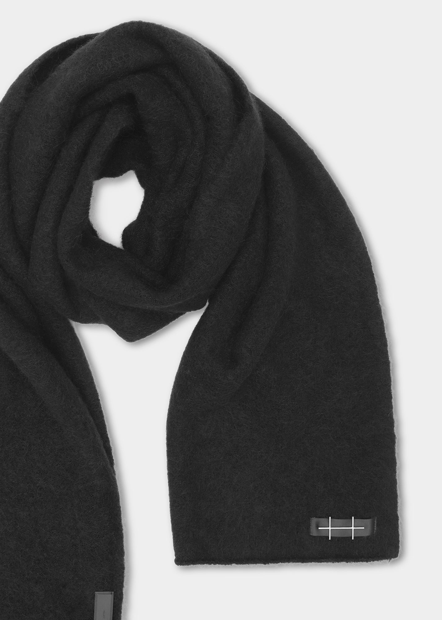 HE, product: BLUR SCARF (Fig. 10)