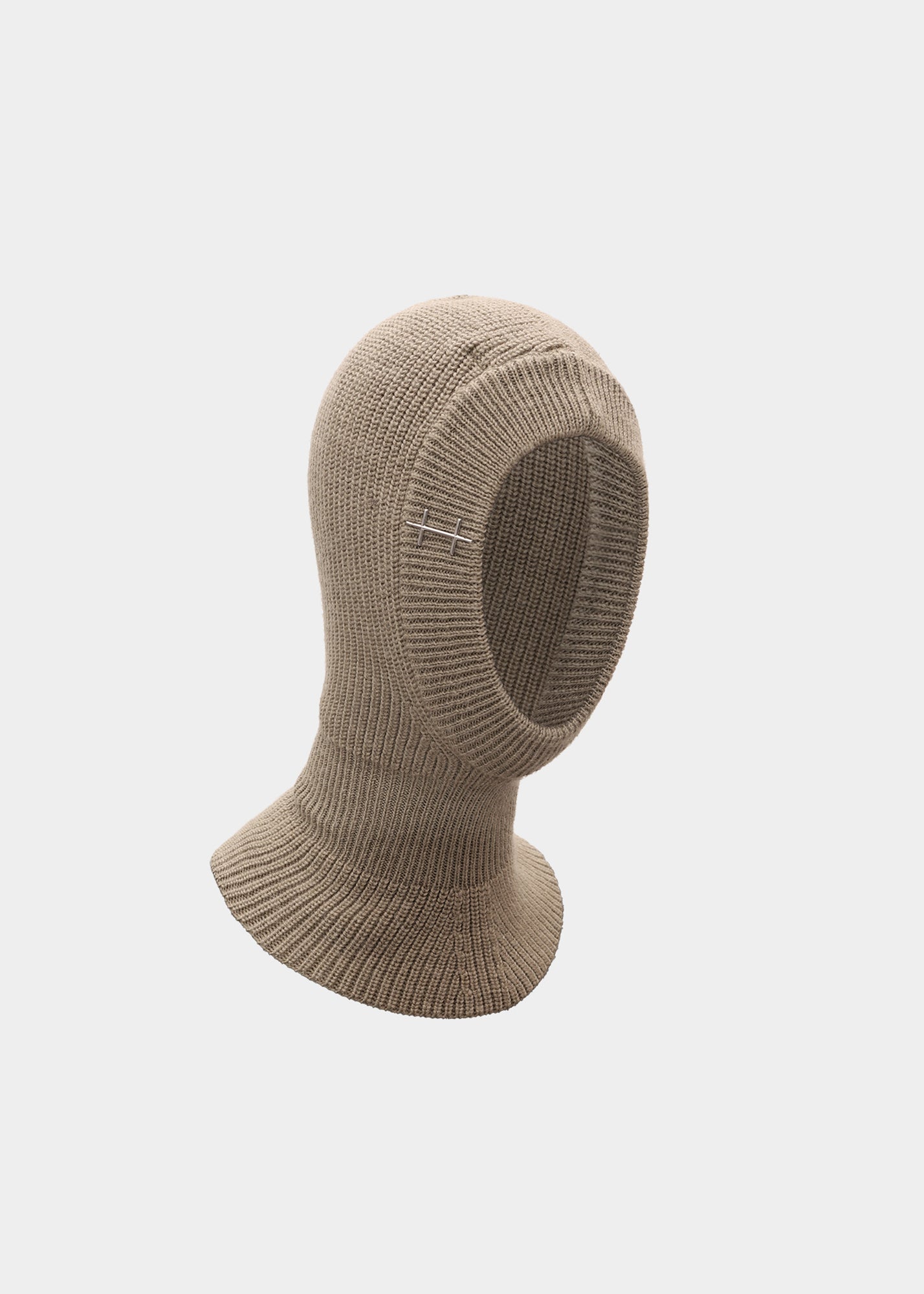HE, product: NEBULA BALACLAVA (Fig. 4)