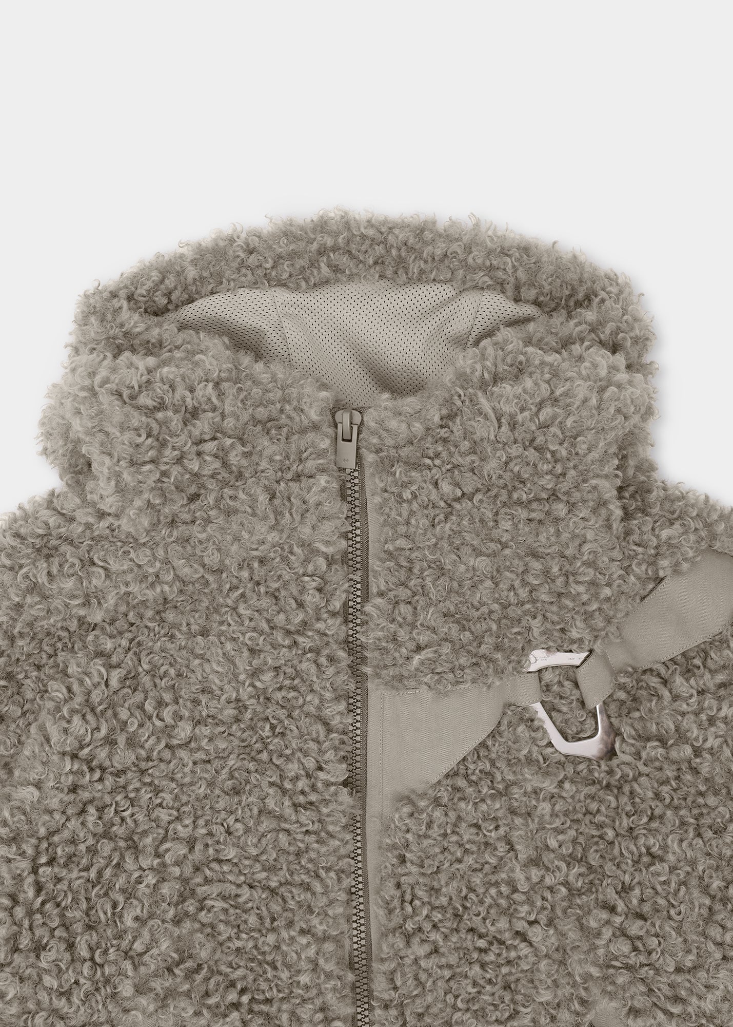 HE, product: CHIAROSCURO FLEECE (Fig. 10)