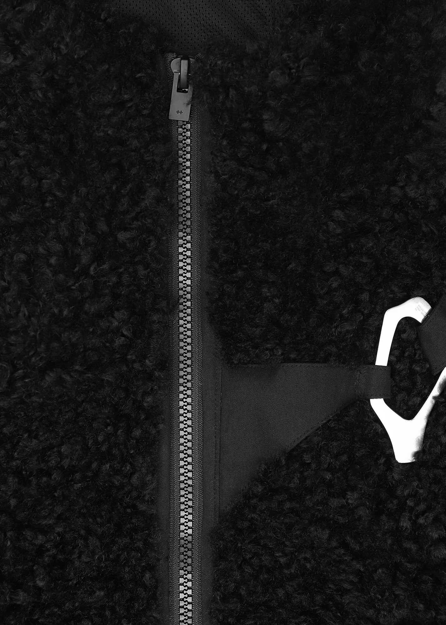 HE, product: CHIAROSCURO FLEECE (Fig. 10)