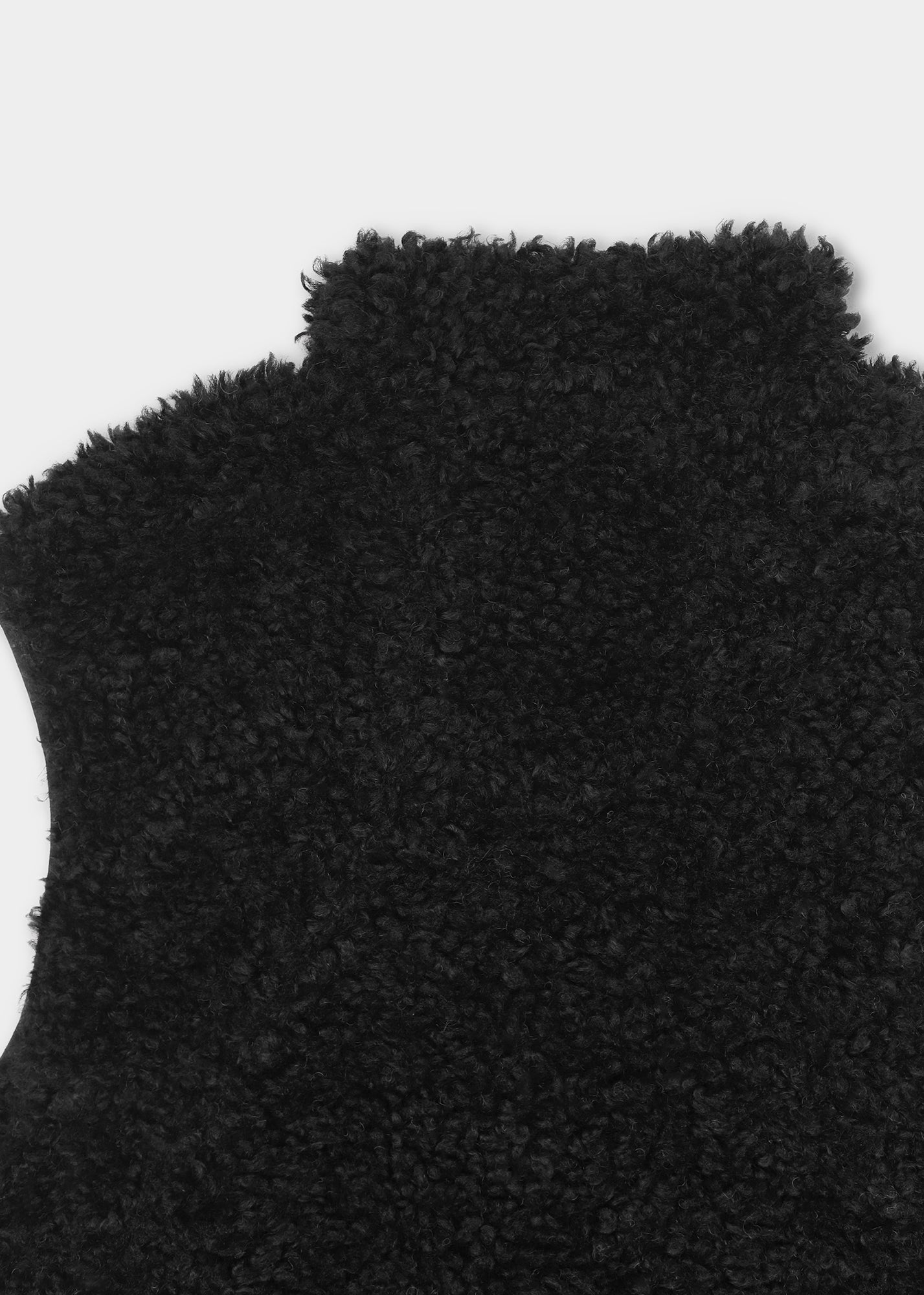 HE, product: CHIAROSCURO VEST (Fig. 8)