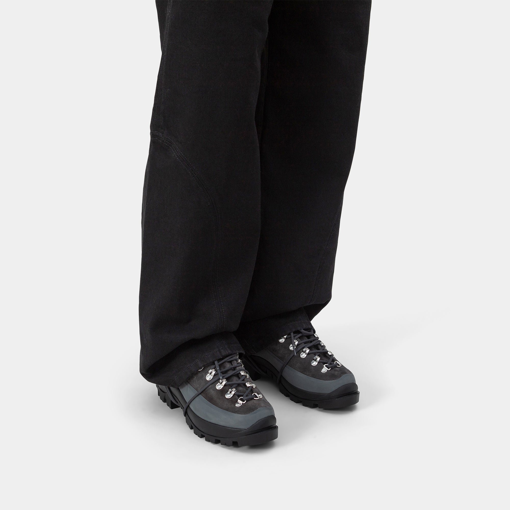 HE, product: LOW HIKING BOOTS (Fig. 2)