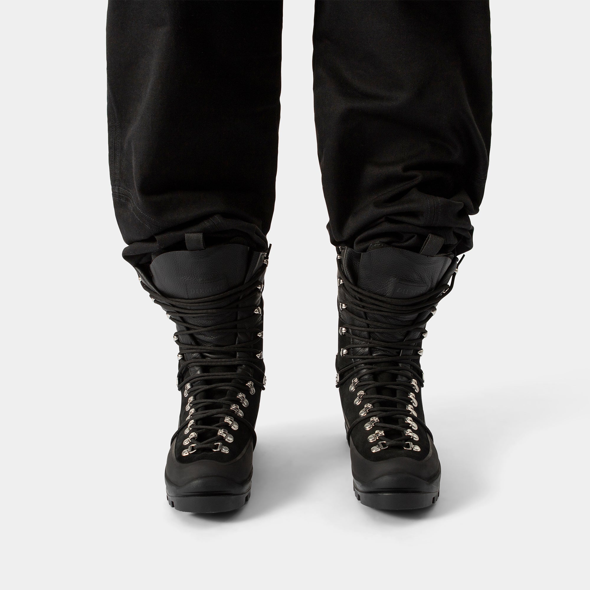 HE, product: TALL HIKING BOOTS (Fig. 4)