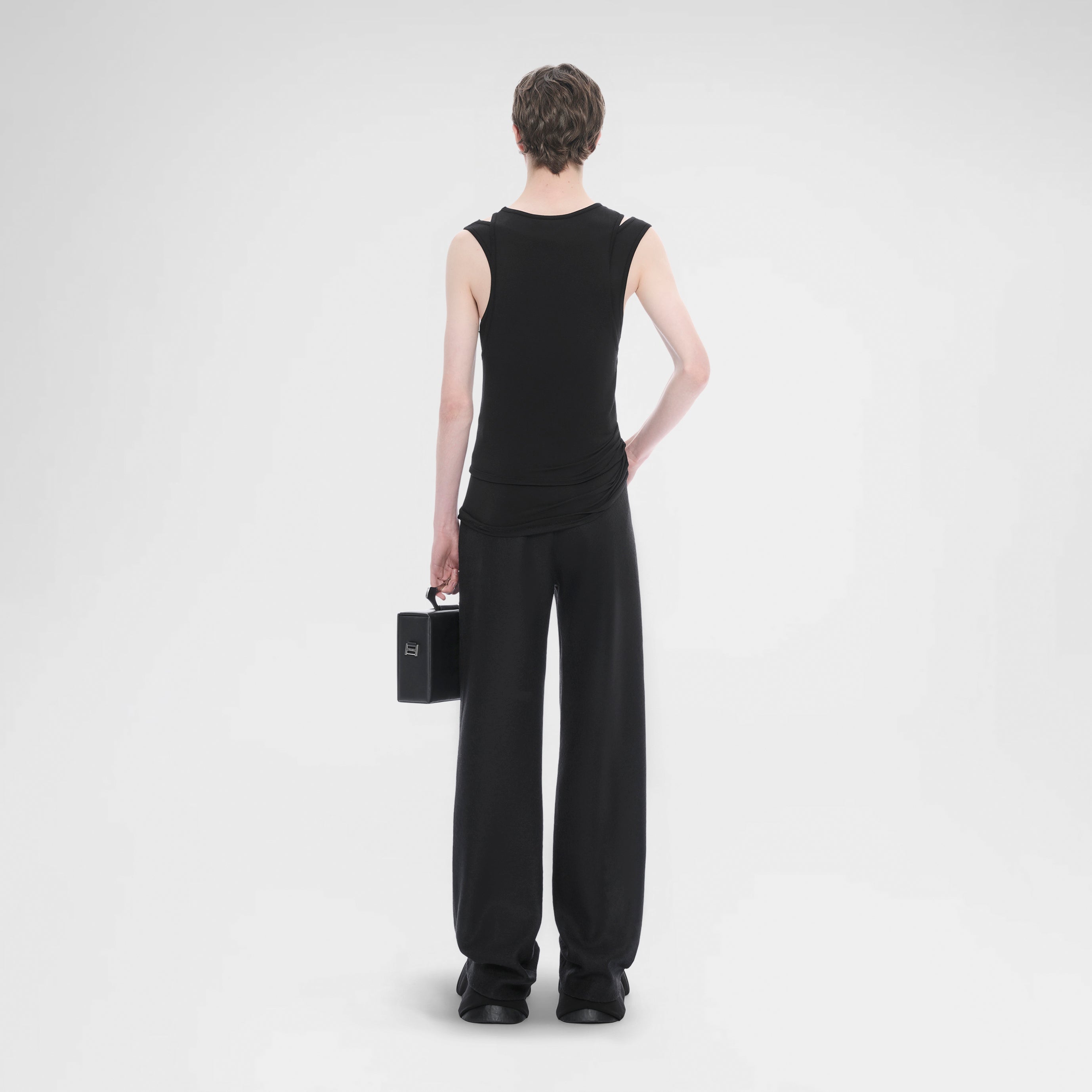 HE, product: EUDAIMONIA TANK TOP (Fig. 3)