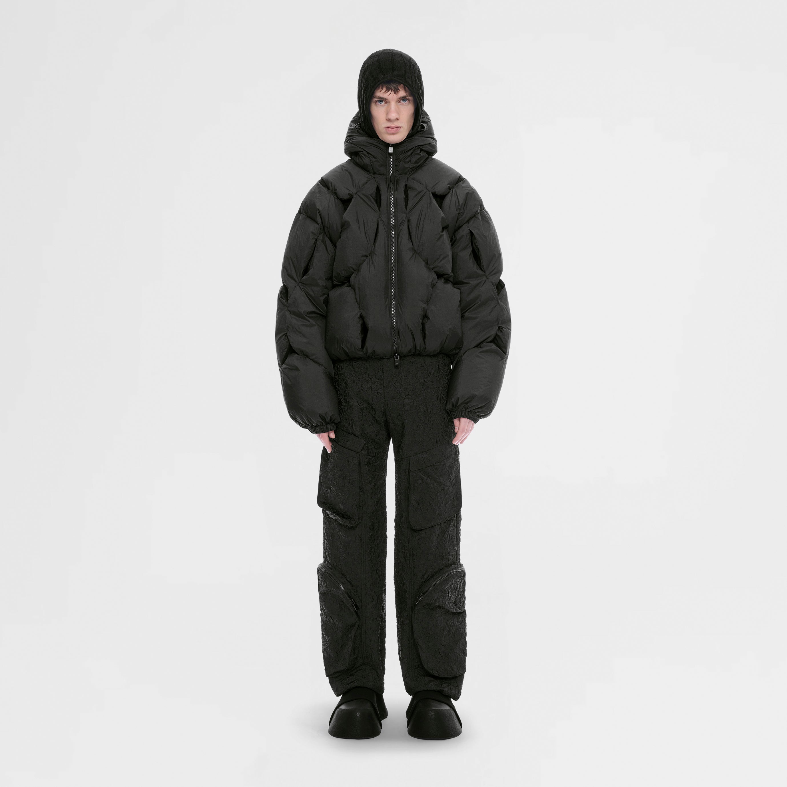 HE, product: VENTIFACT PANTS (Fig. 2)