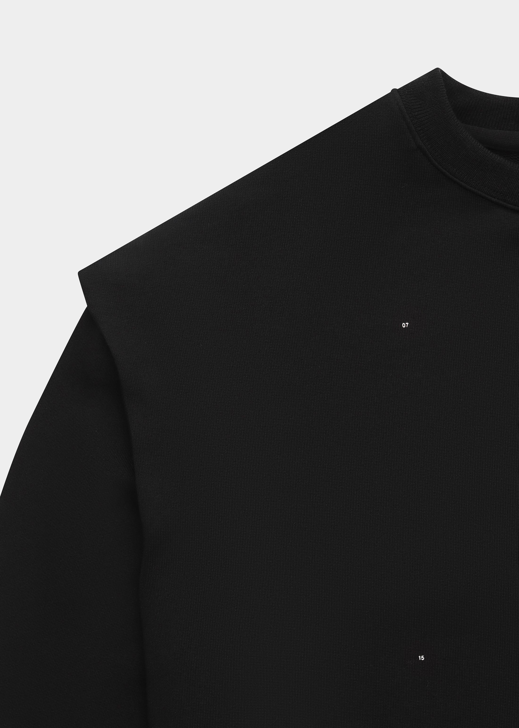 HE, product: OUTLINE LOGO CREWNECK (Fig. 6)