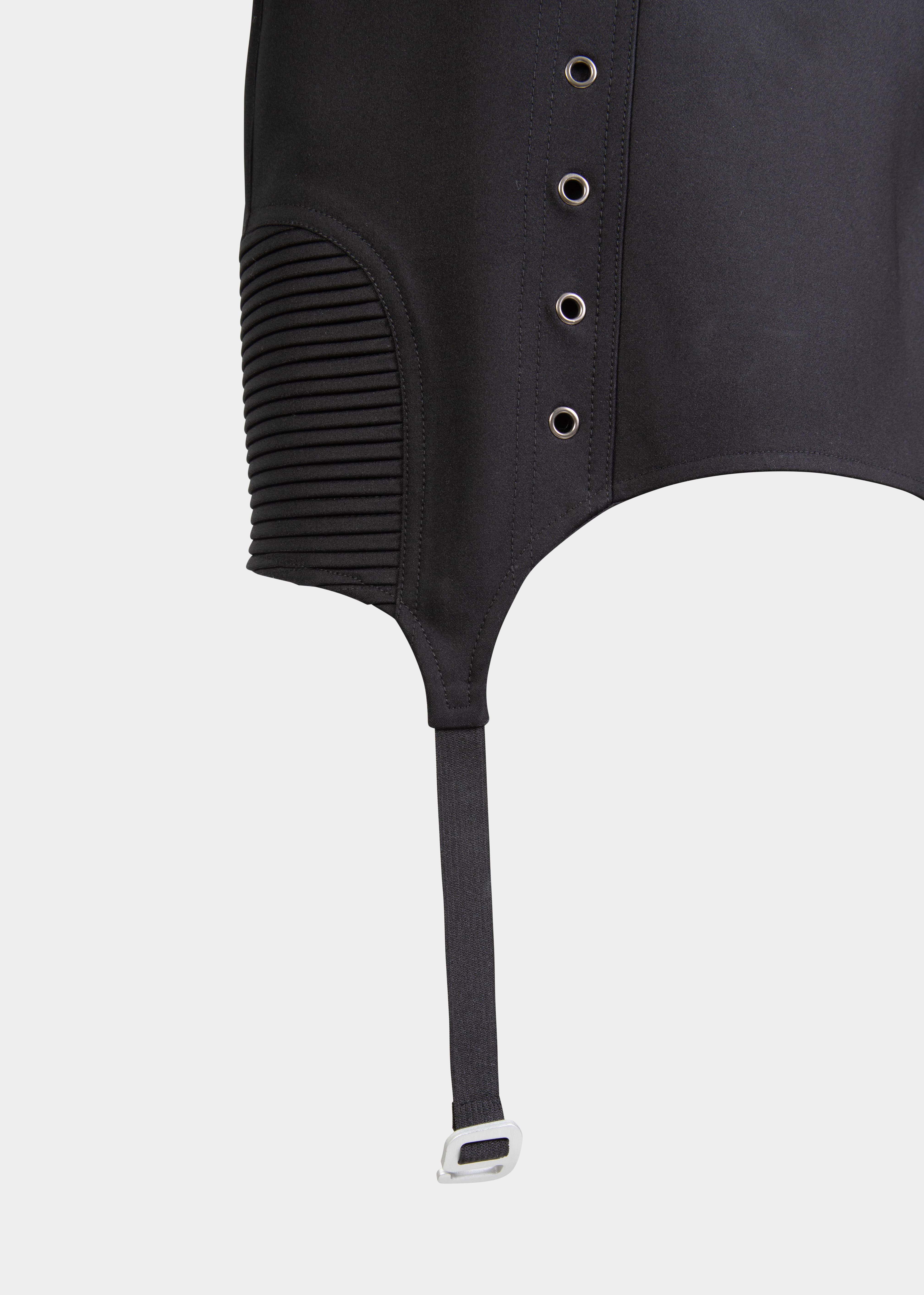 HE, product: GIRELLA SKIRT (Fig. 7)