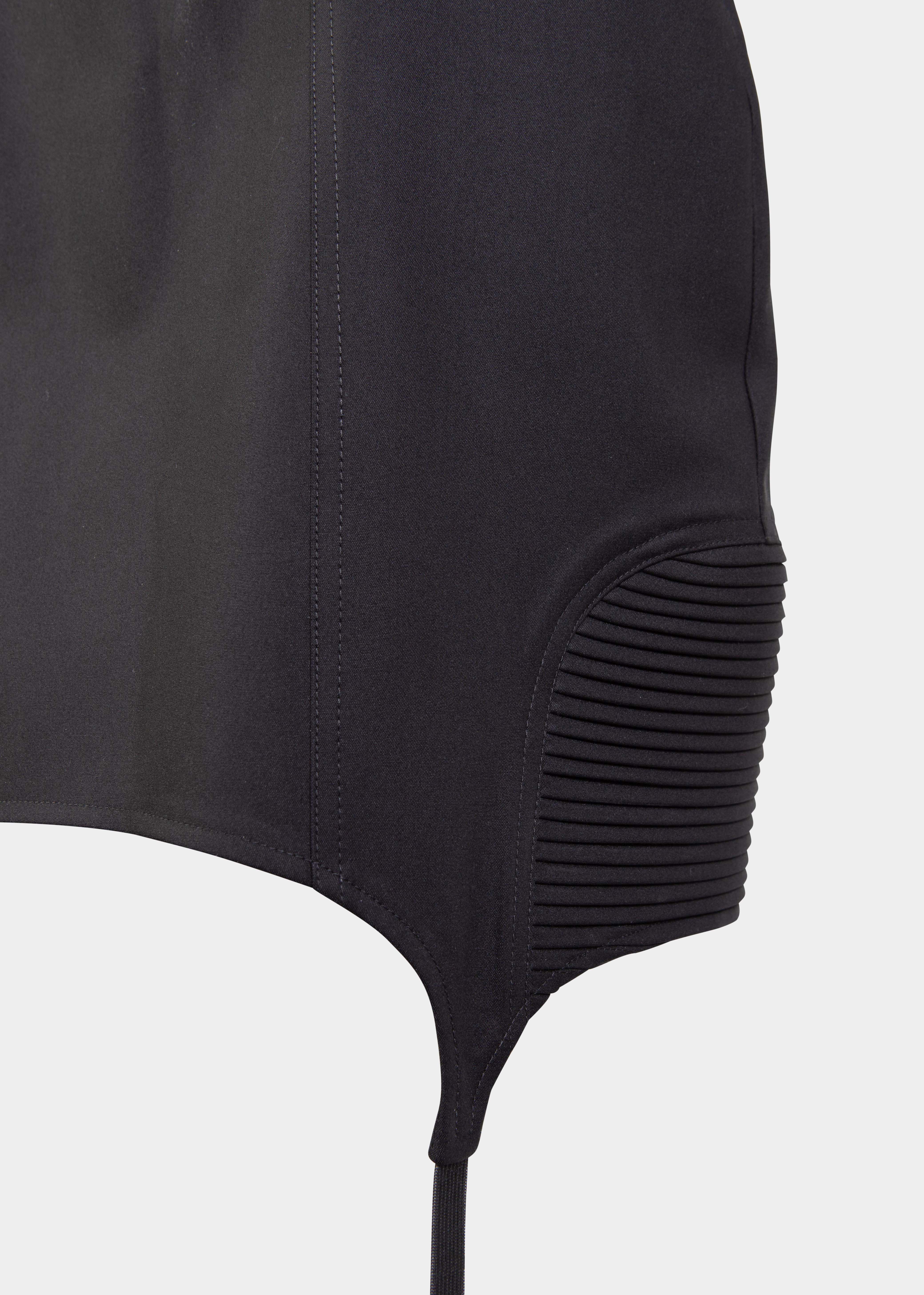 HE, product: GIRELLA SKIRT (Fig. 9)