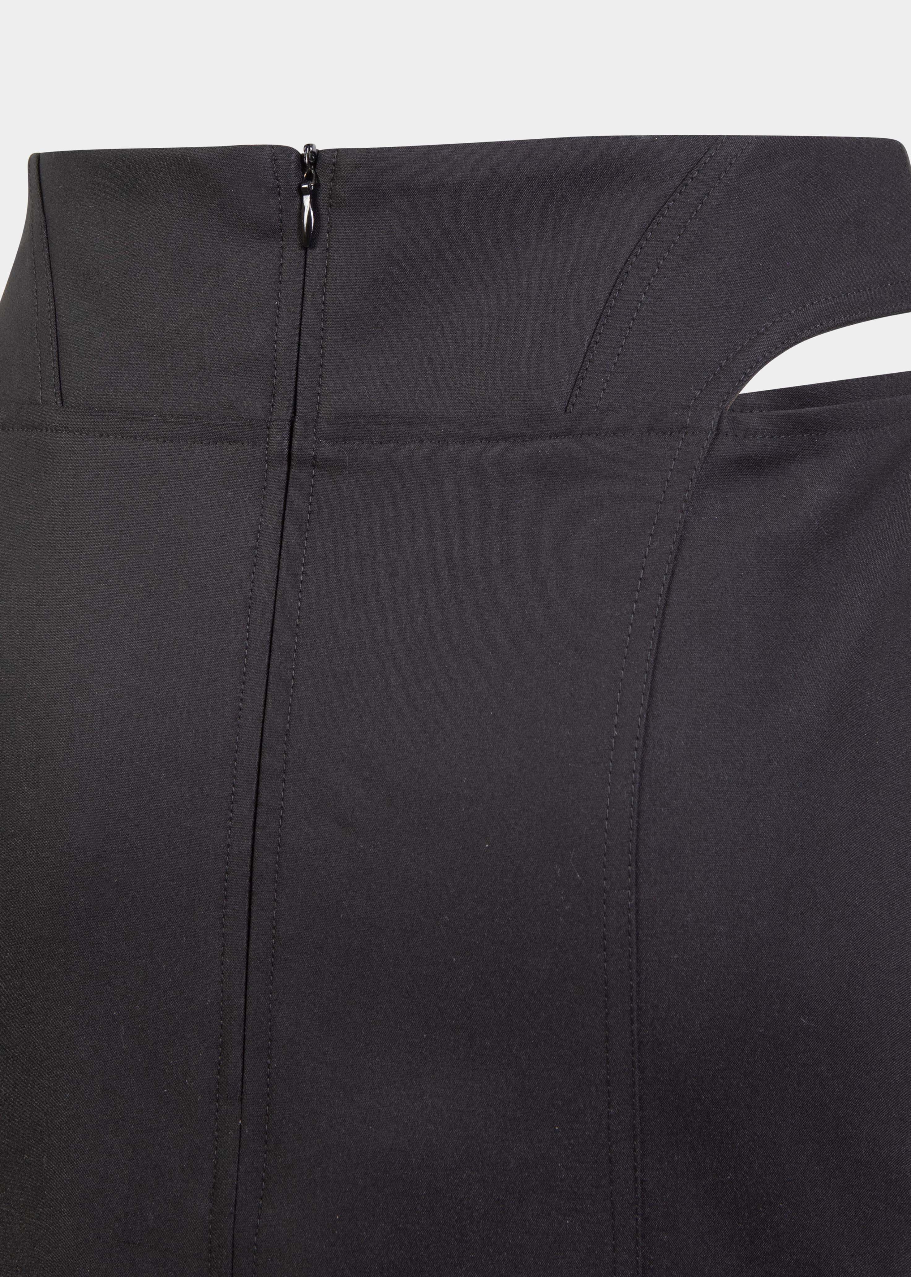 HE, product: GIRELLA SKIRT (Fig. 10)