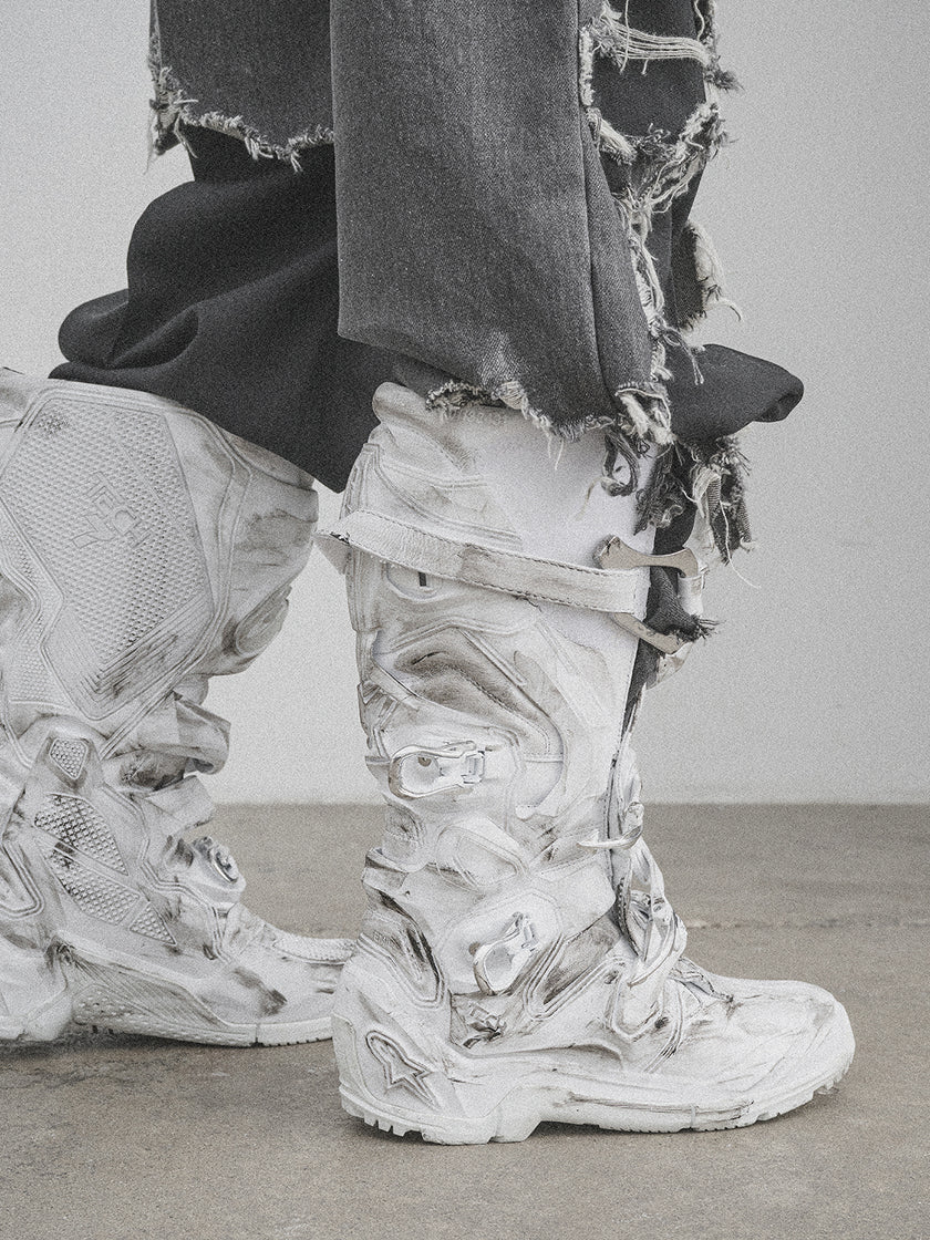 HE, product: IGNITE BOOTS (Fig. 16)