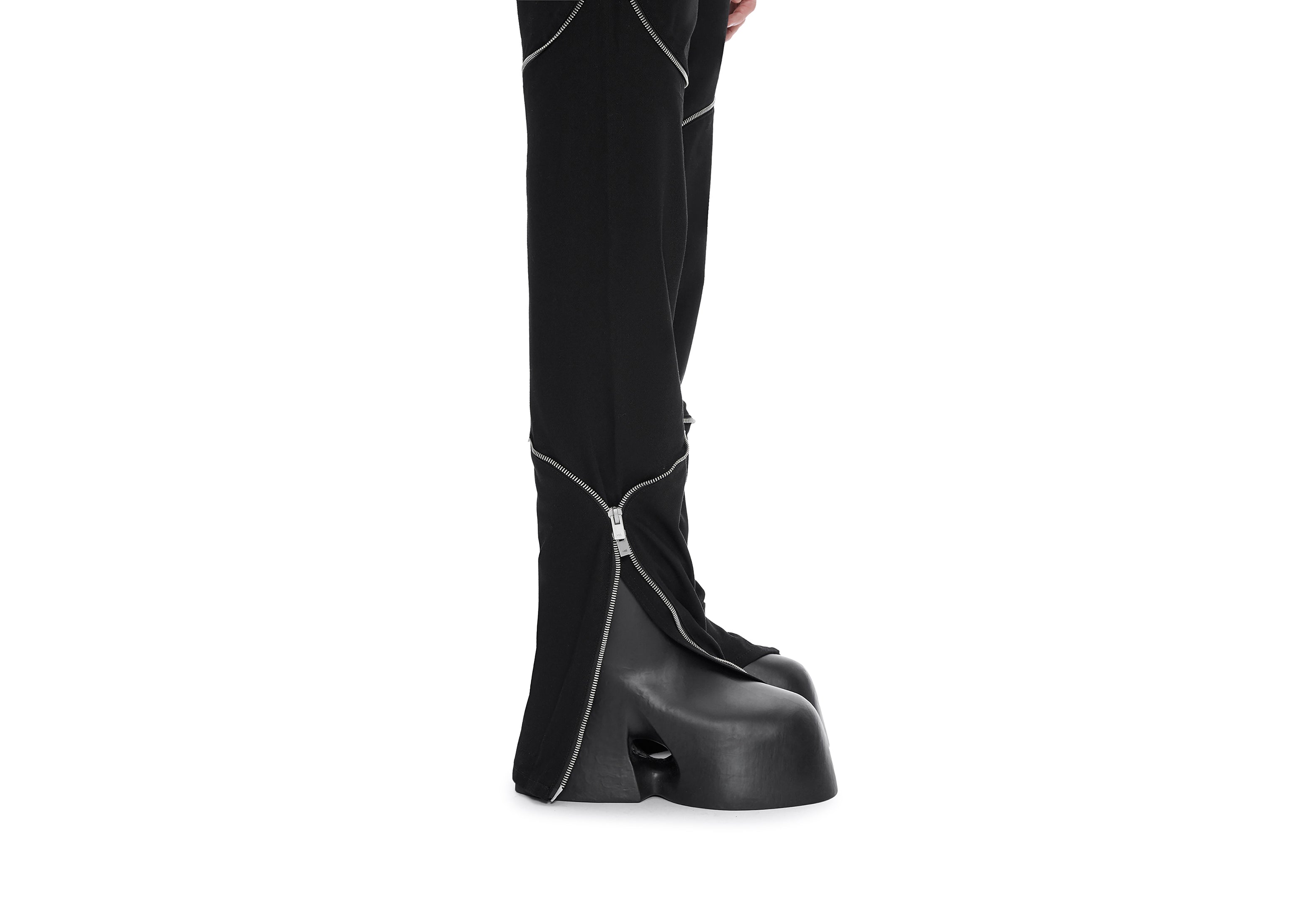 HE, product: SCRY BOOT (Fig. 3)