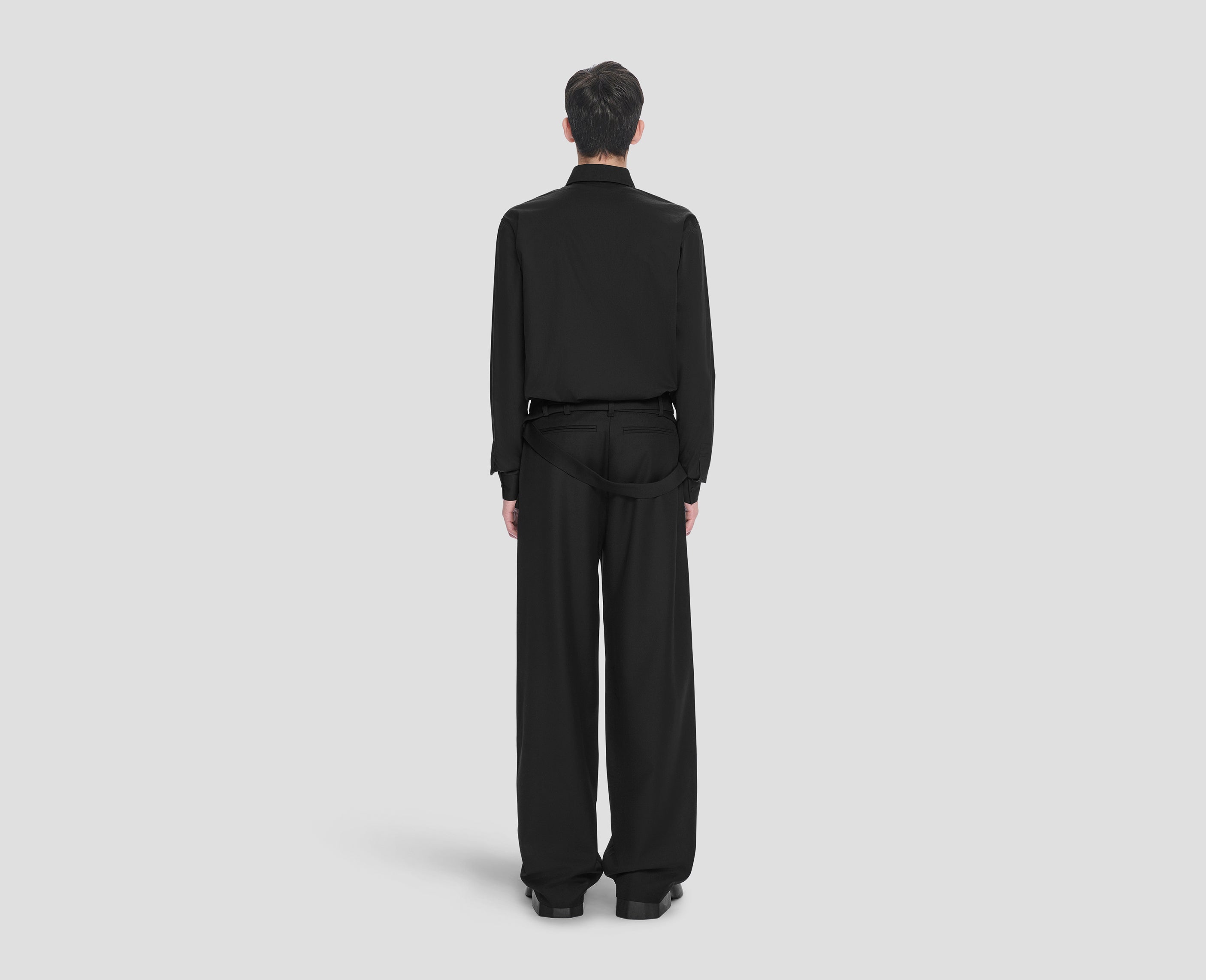 HE, product: AEGIS TAILORED TROUSERS (Fig. 4)