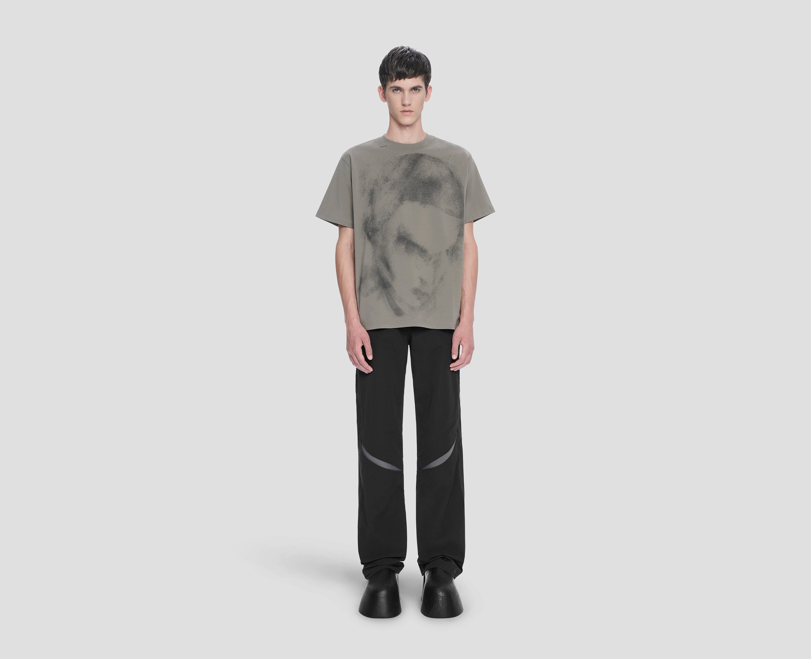 HE, product: GUARDIAN T-SHIRT (Fig. 2)