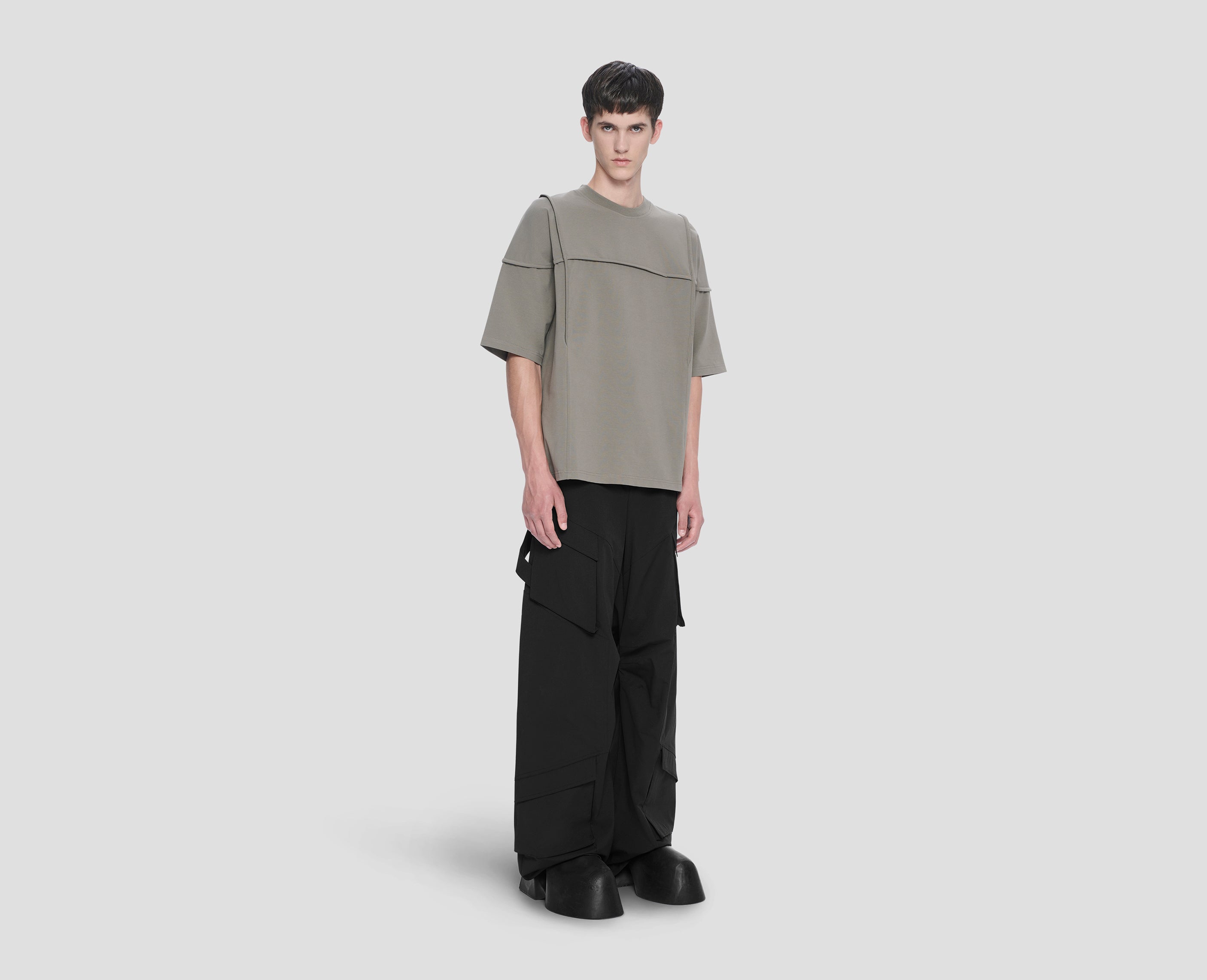 HE, product: NOSTRA T-SHIRT (Fig. 3)