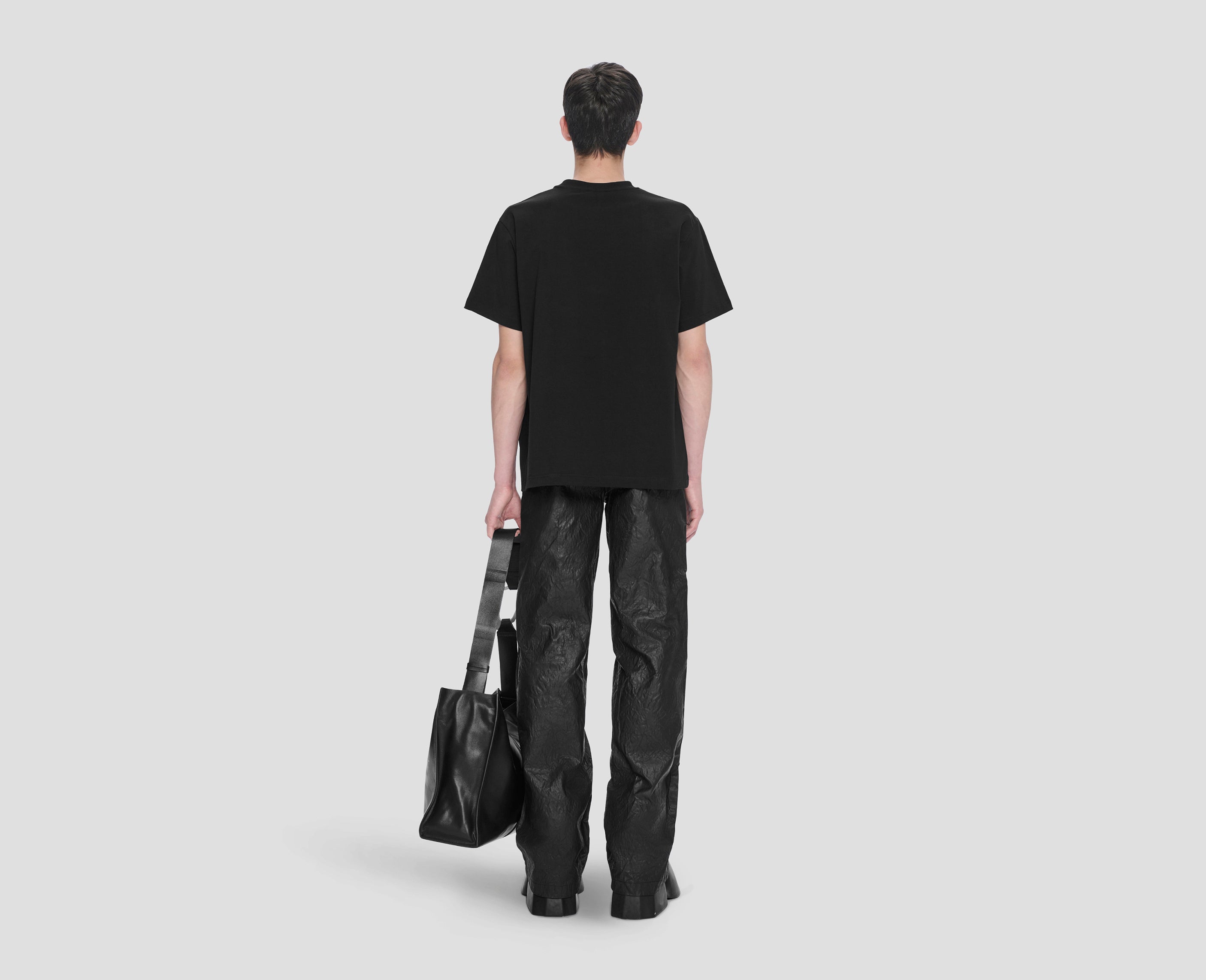 HE, product: GUARDIAN T-SHIRT (Fig. 4)