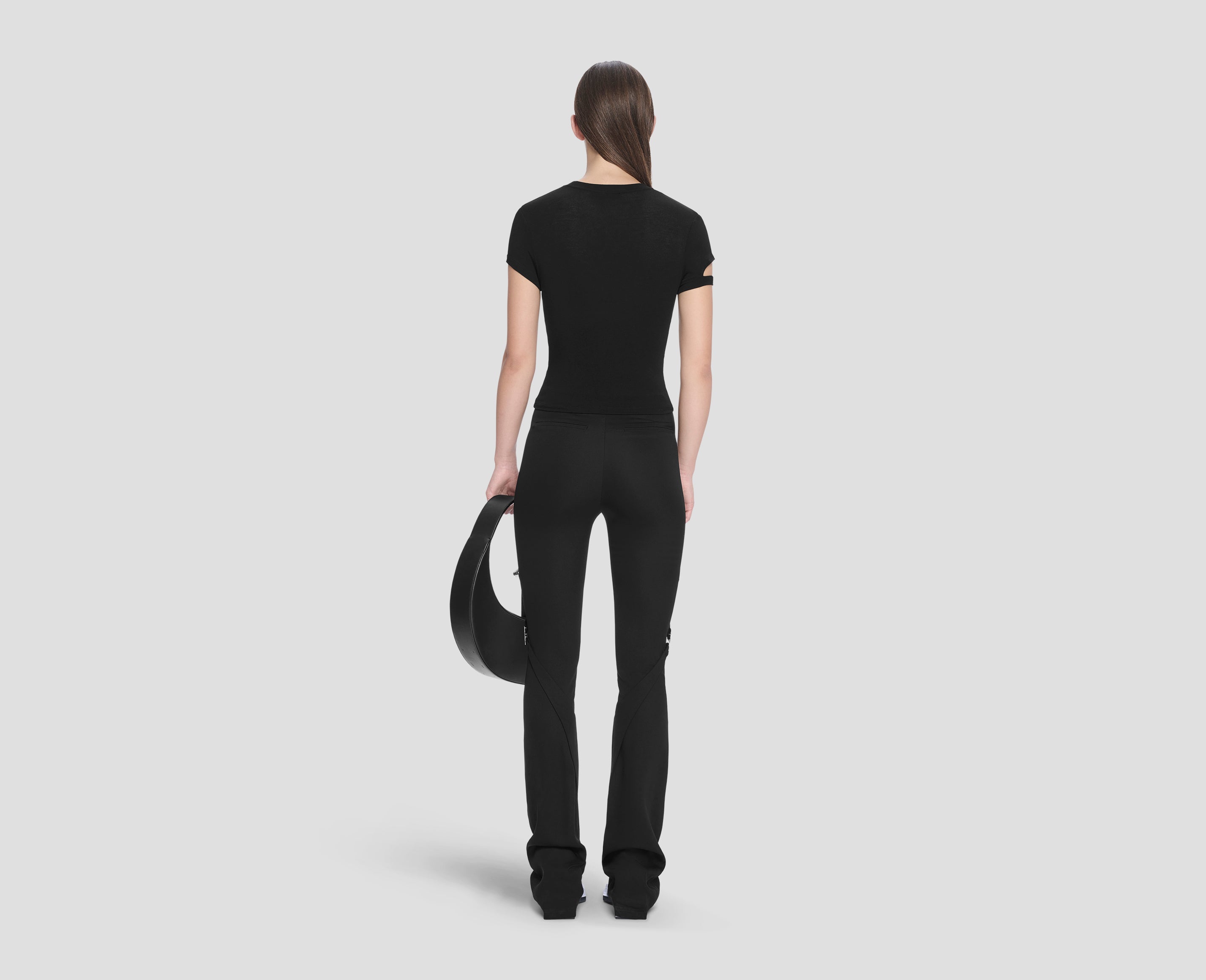 HE, product: FITTED ARMBAND T-SHIRT (Fig. 4)