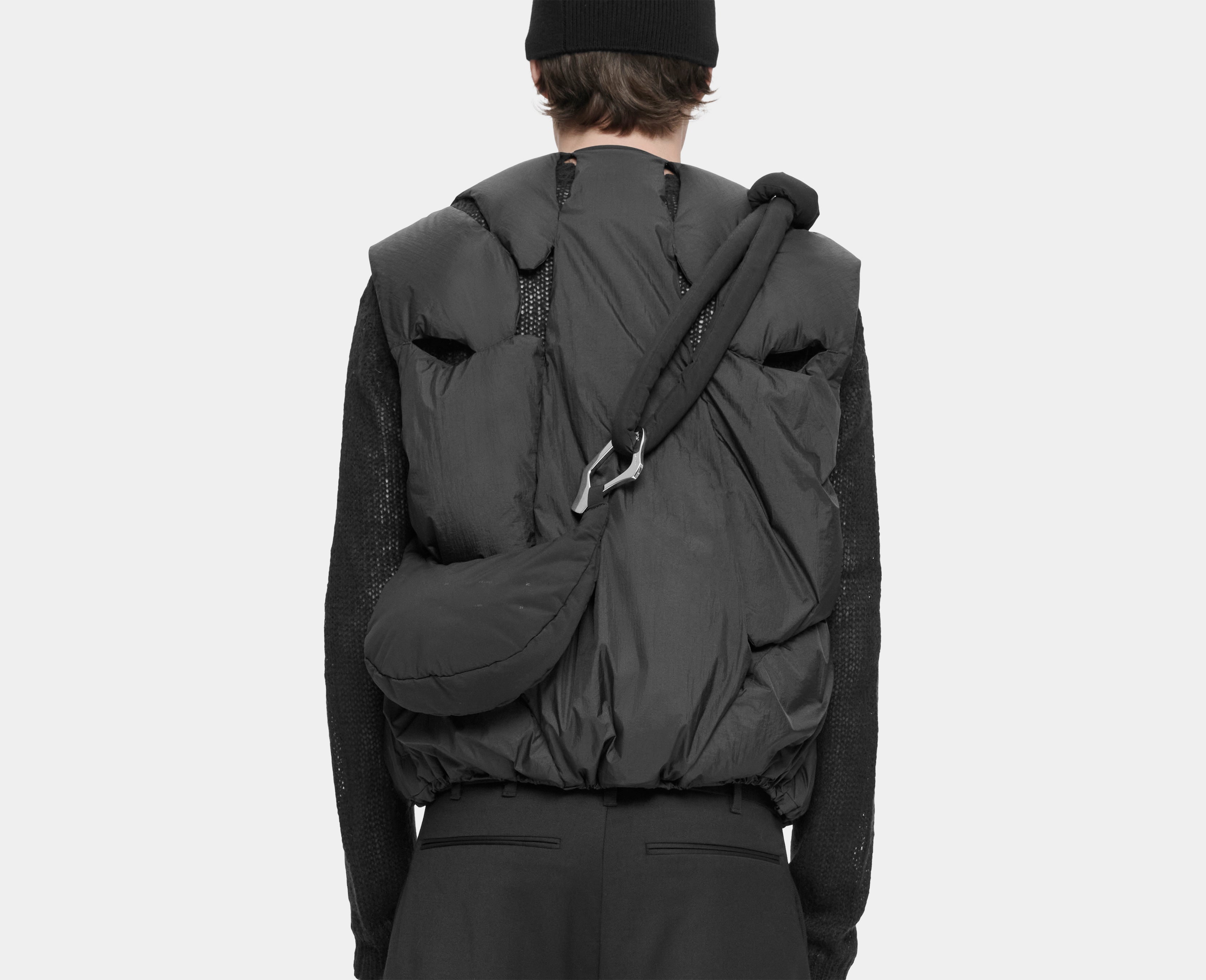 HE, product: MINI ATTACHE TOTE (Fig. 6)