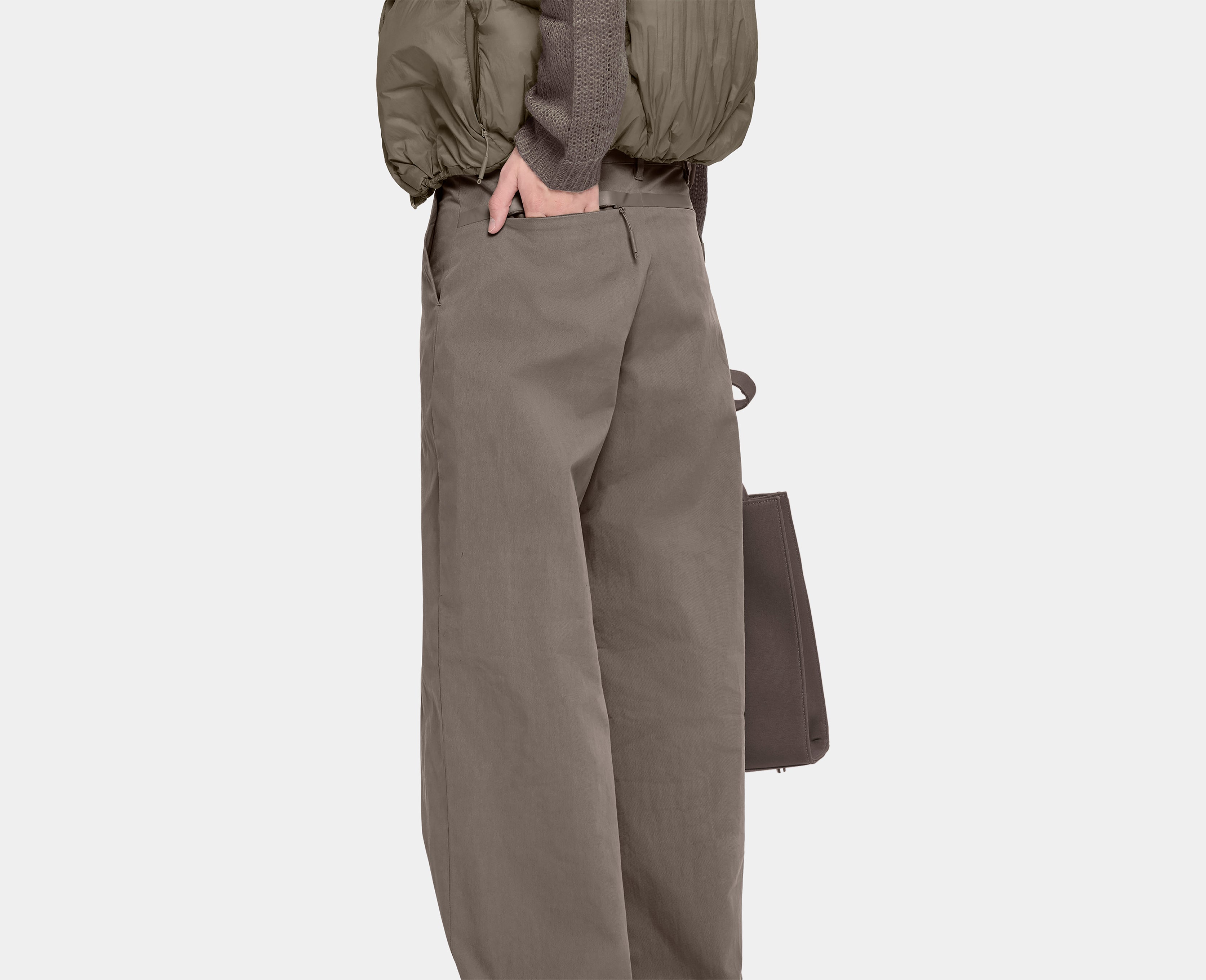 HE, product: KATHEMERA PANTS (Fig. 7)