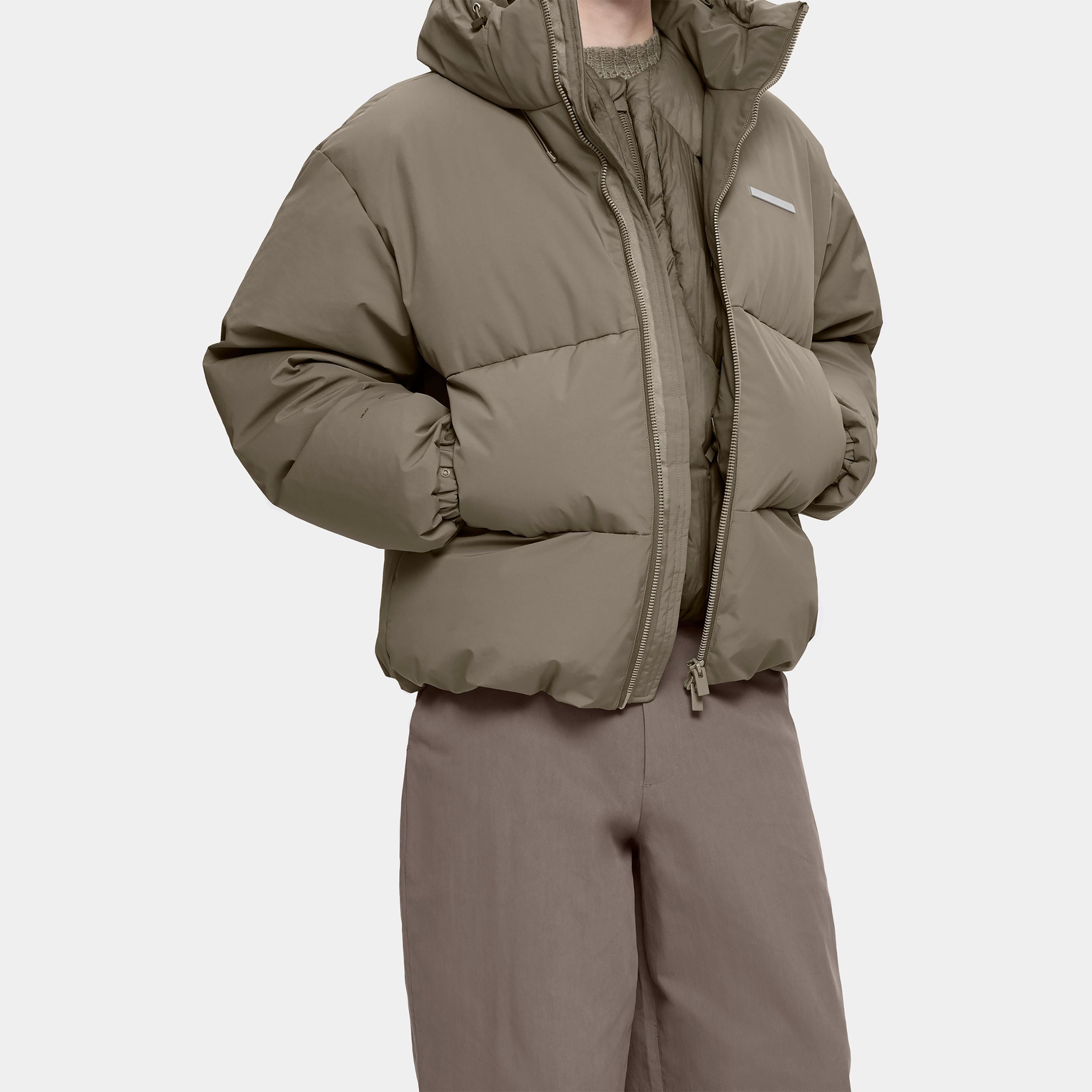 HE, product: VELUM DOWN JACKET (Fig. 10)