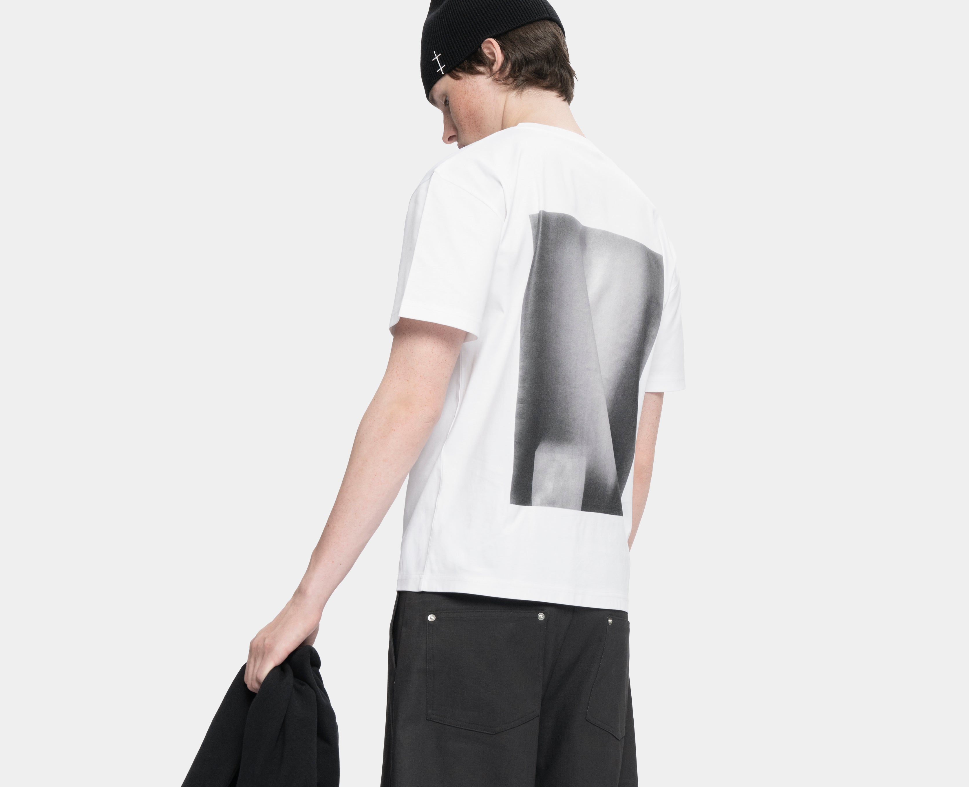 HE, product: PHOTON T-SHIRT (Fig. 5)