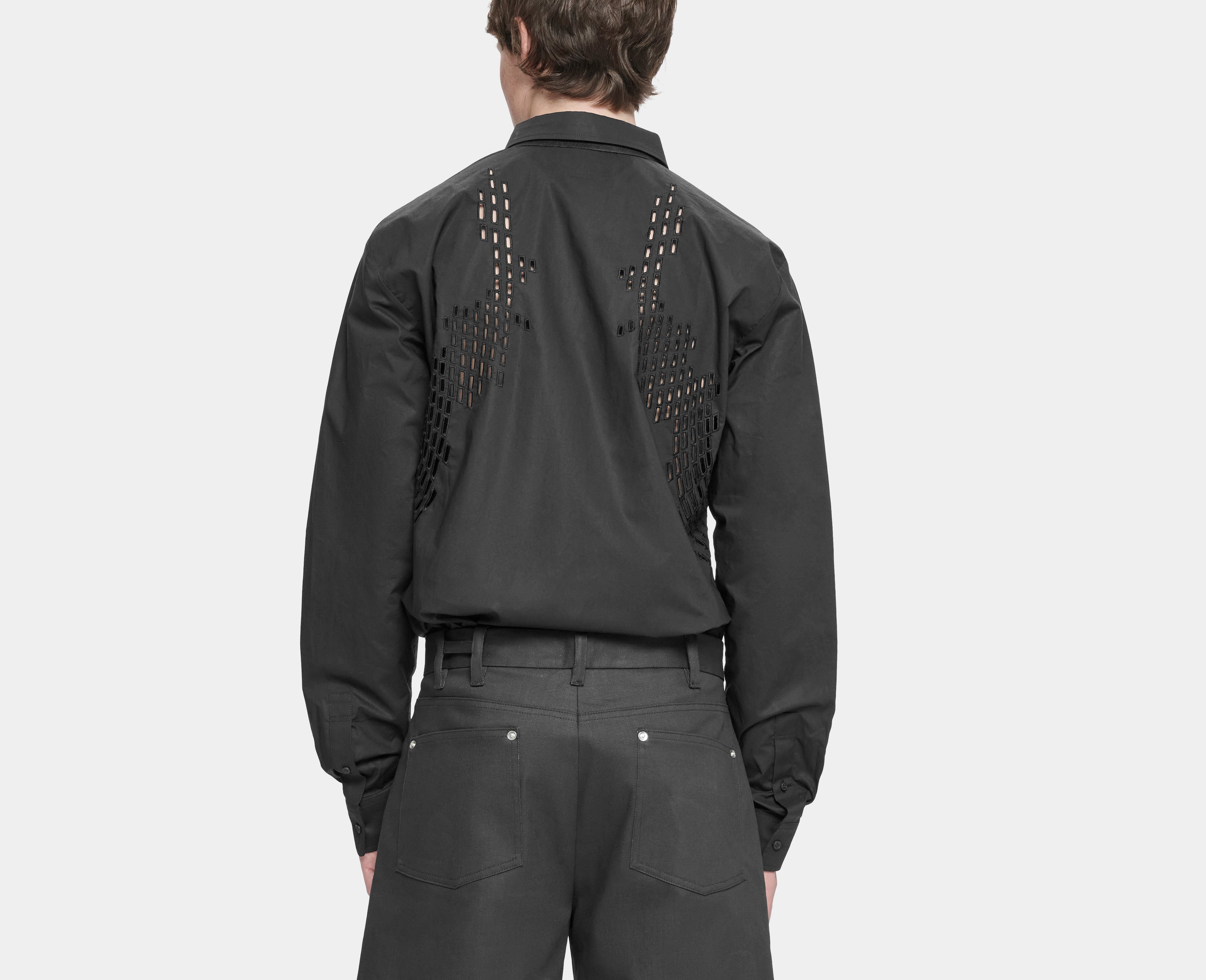 HE, product: HALOS SHIRT (Fig. 4)