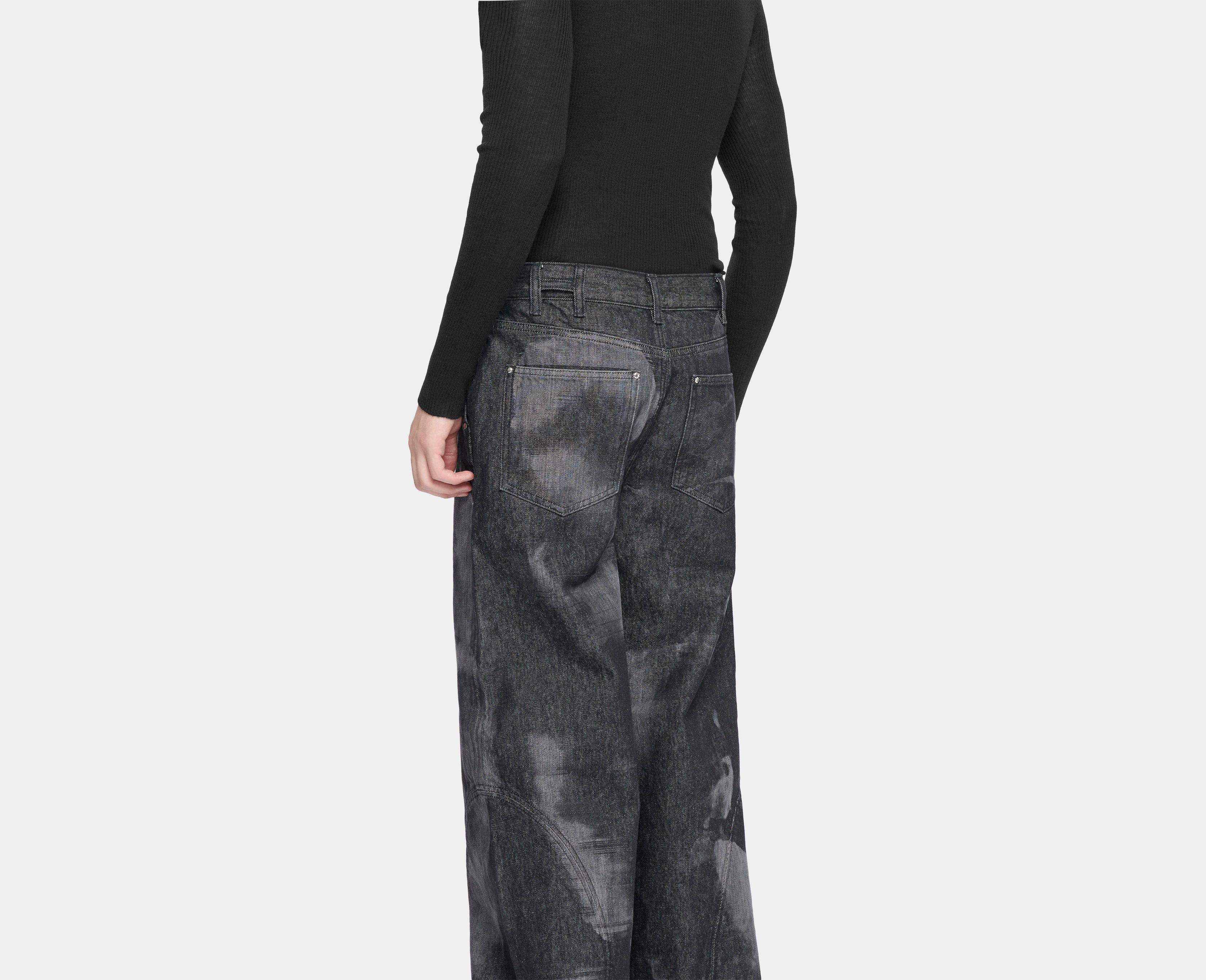 HE, product: PHOTOLYSIS KNIT HOODIE (Fig. 10)