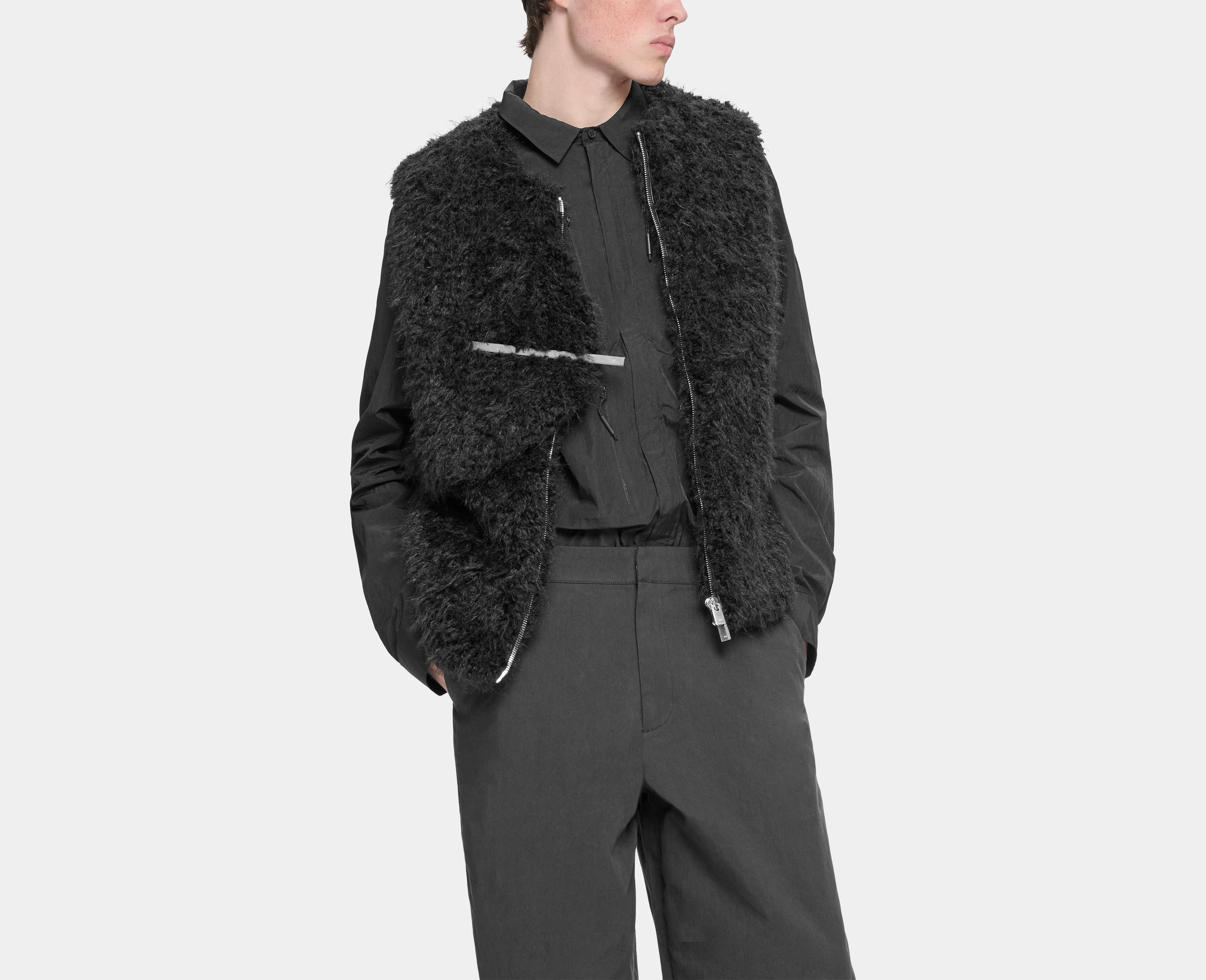 HE, product: VANTA VEST (Fig. 6)