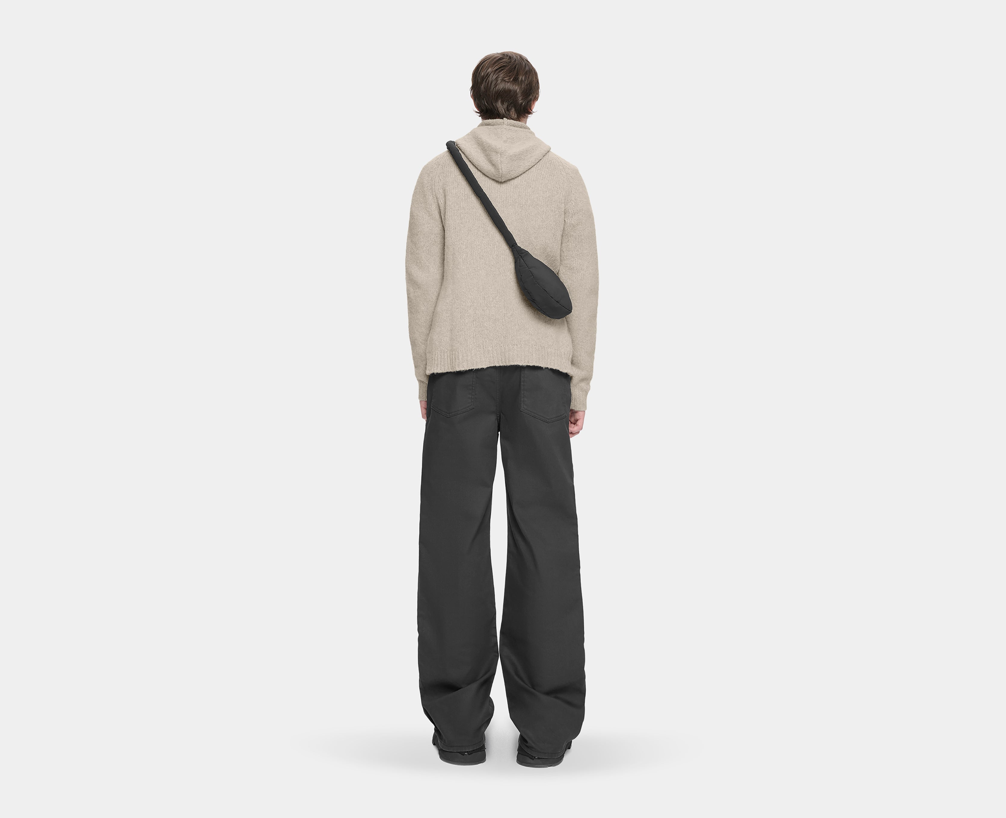 HE, product: INVIOLA CASHMERE HOODIE (Fig. 4)