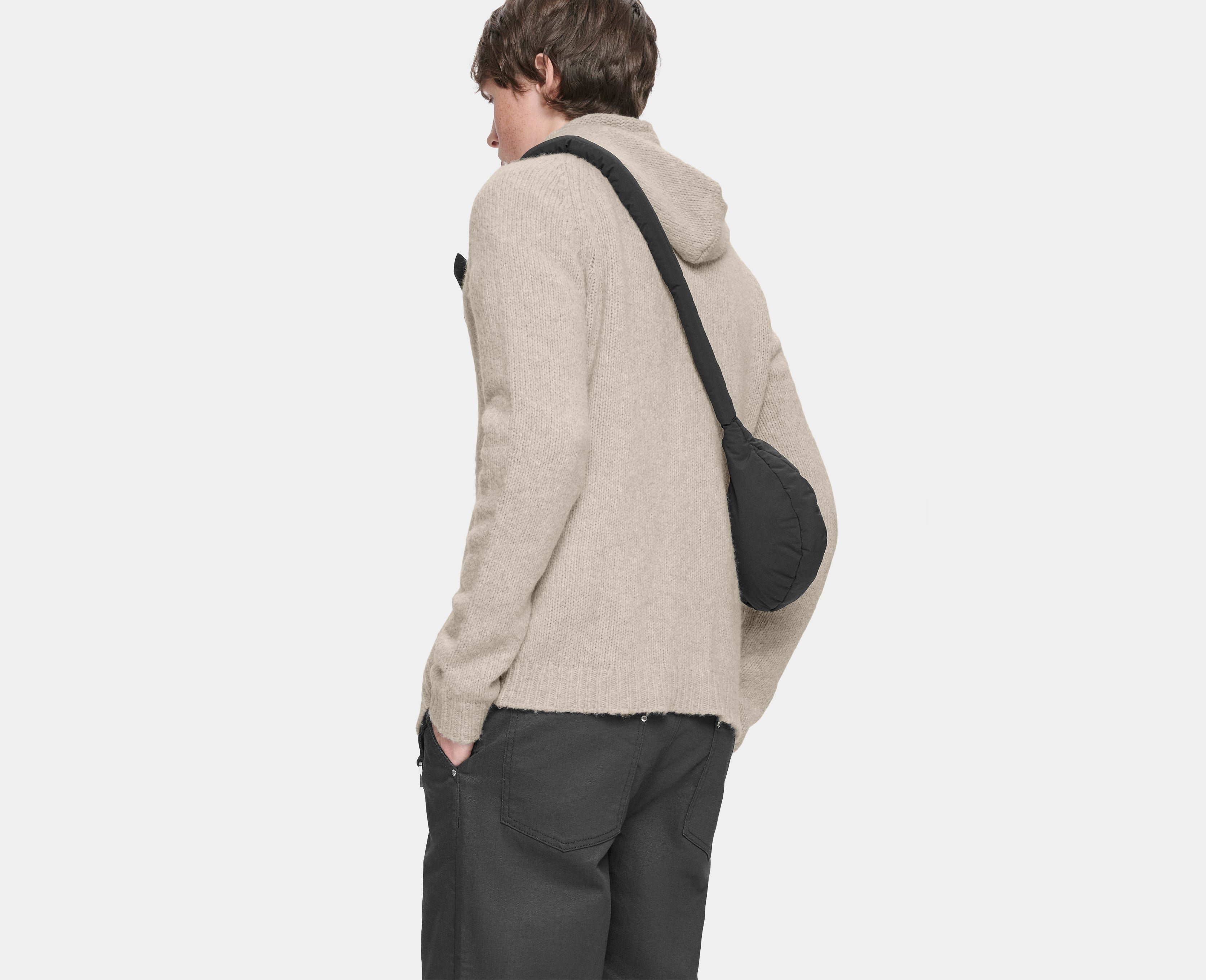 HE, product: INVIOLA CASHMERE HOODIE (Fig. 5)
