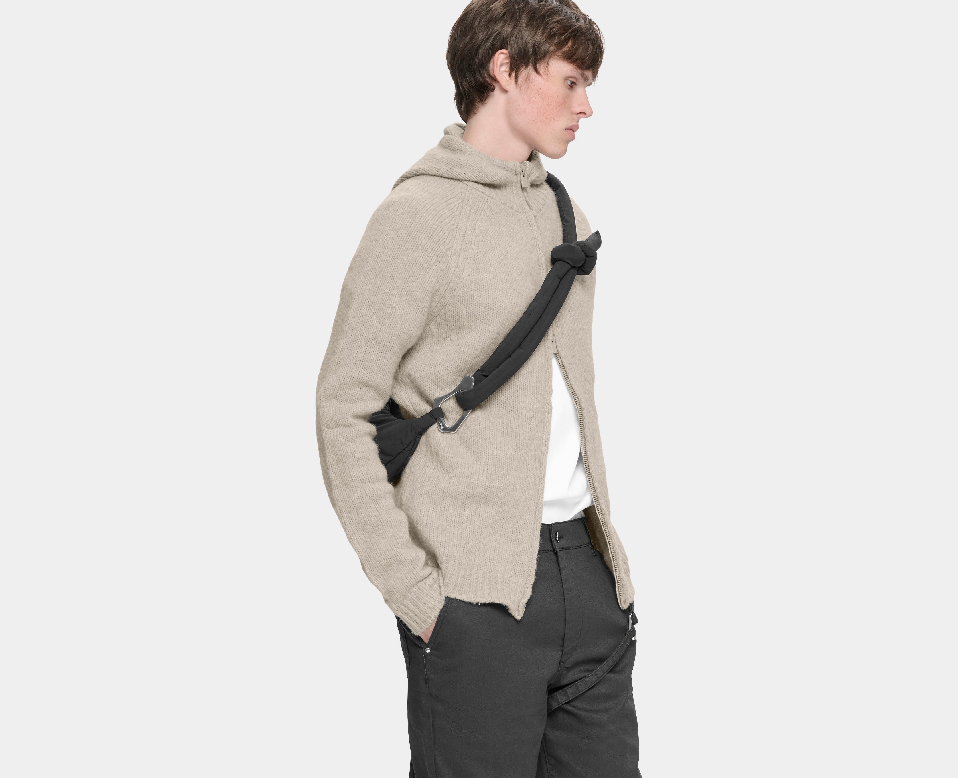 HE, product: INVIOLA CASHMERE HOODIE (Fig. 7)