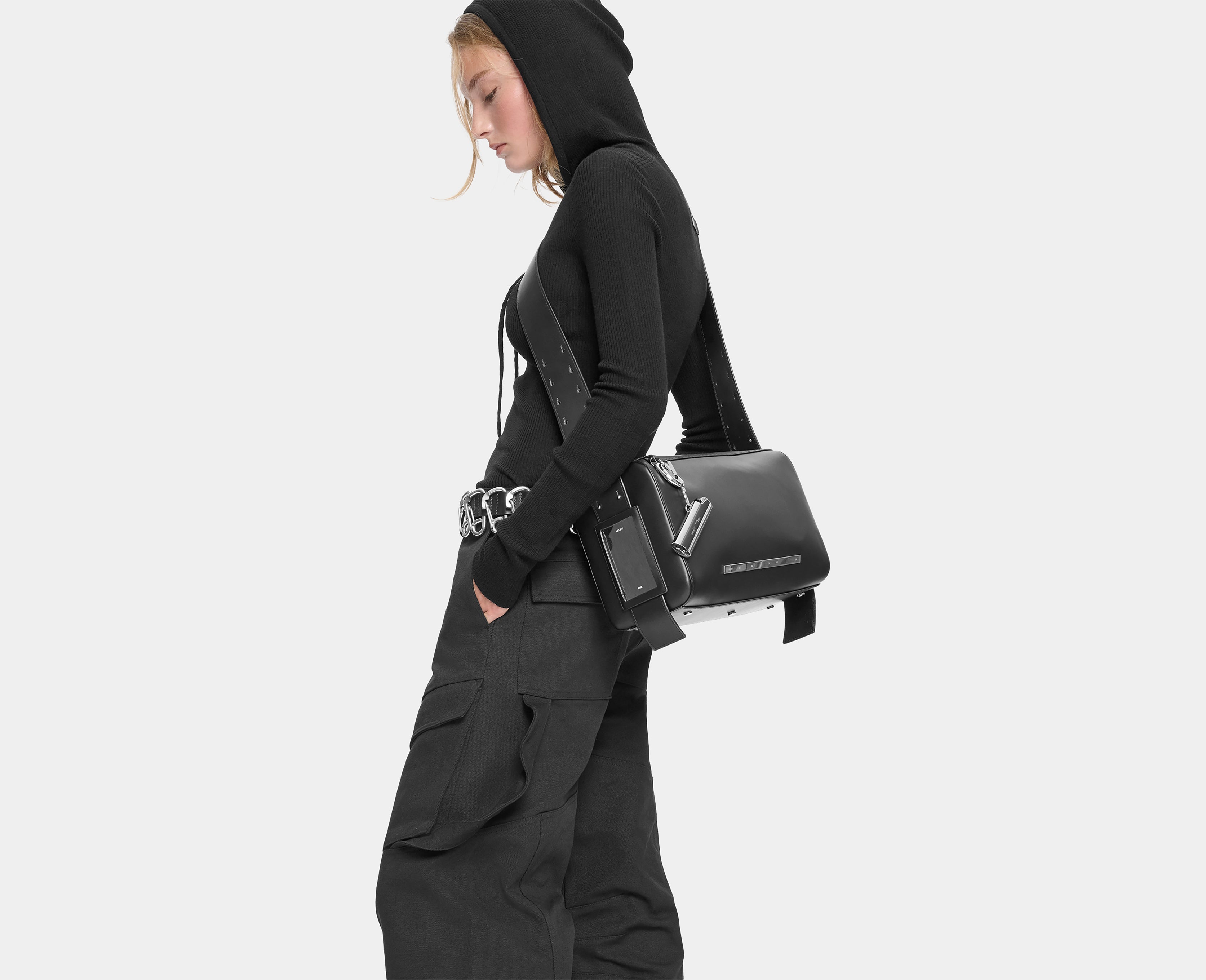 HE, product: CELLULAE CARGO TROUSERS (Fig. 6)