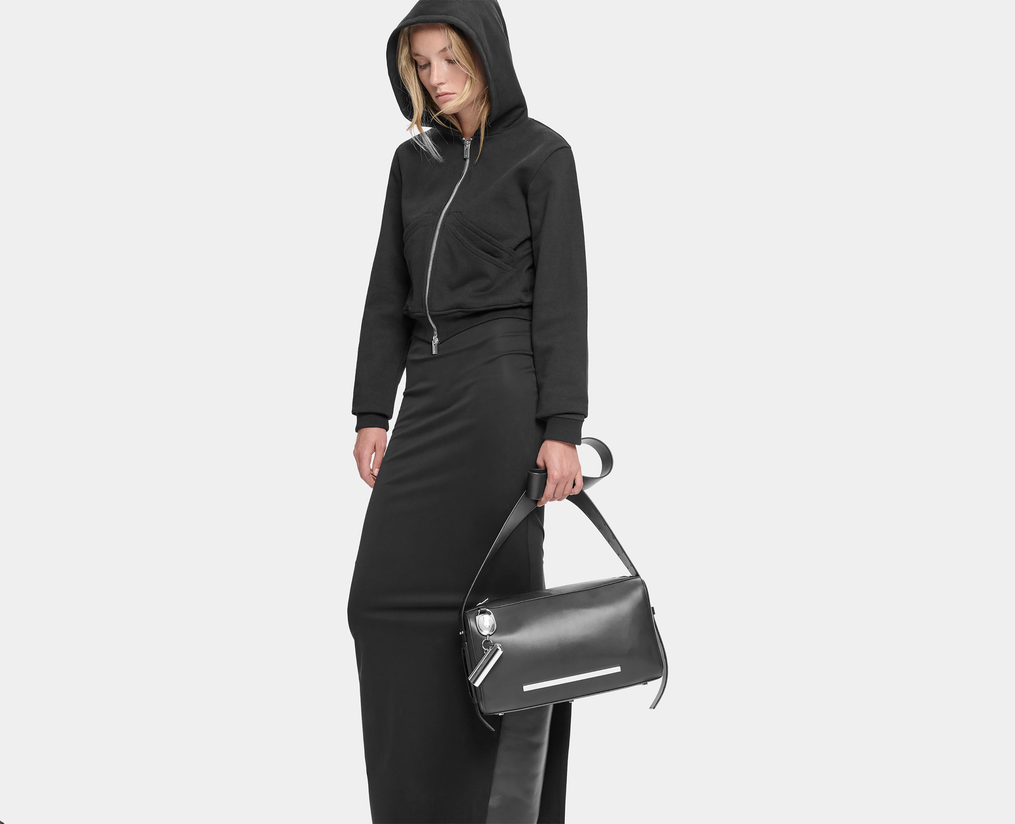 HE, product: SAROS HOODIE (Fig. 5)