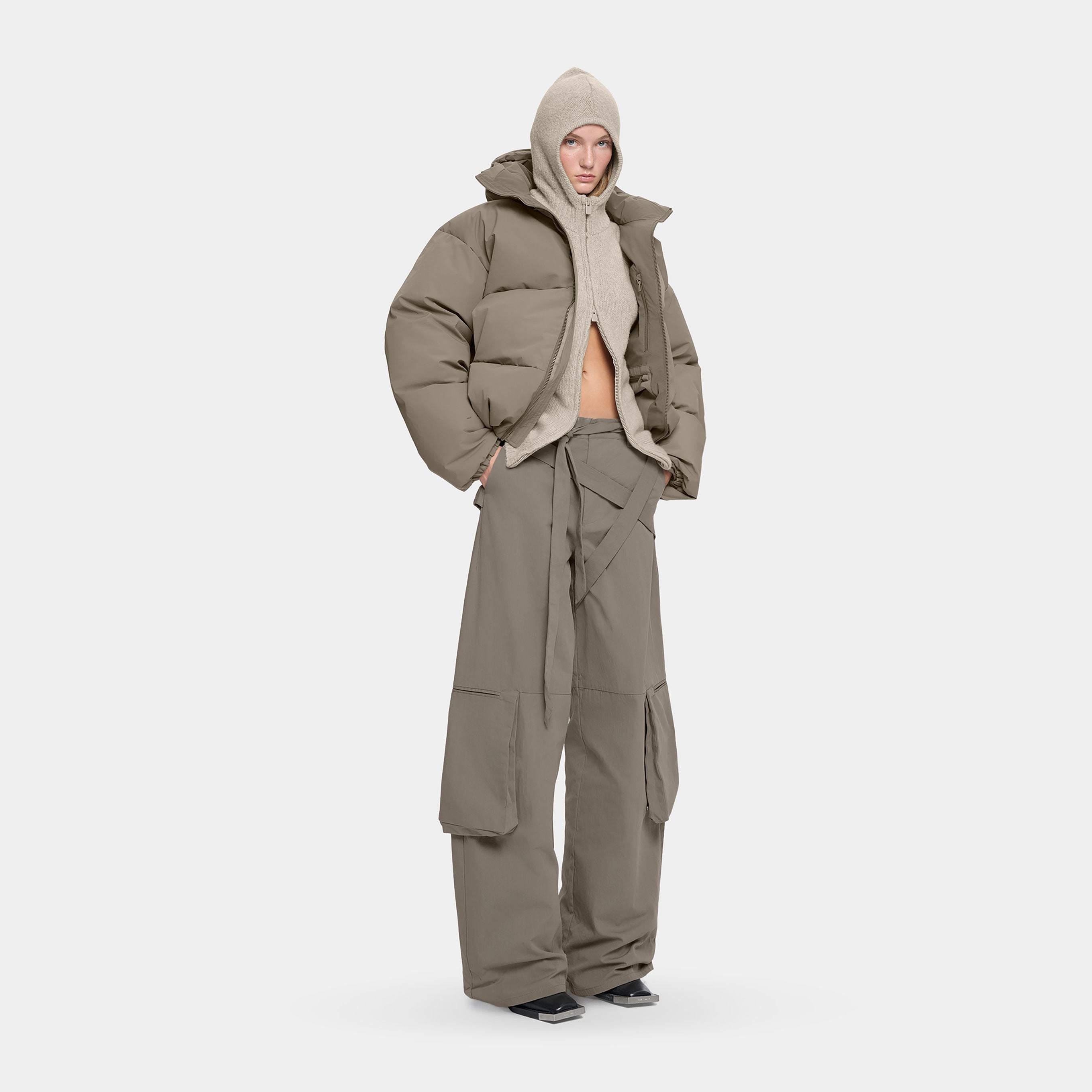 HE, product: VELUM DOWN JACKET (Fig. 6)