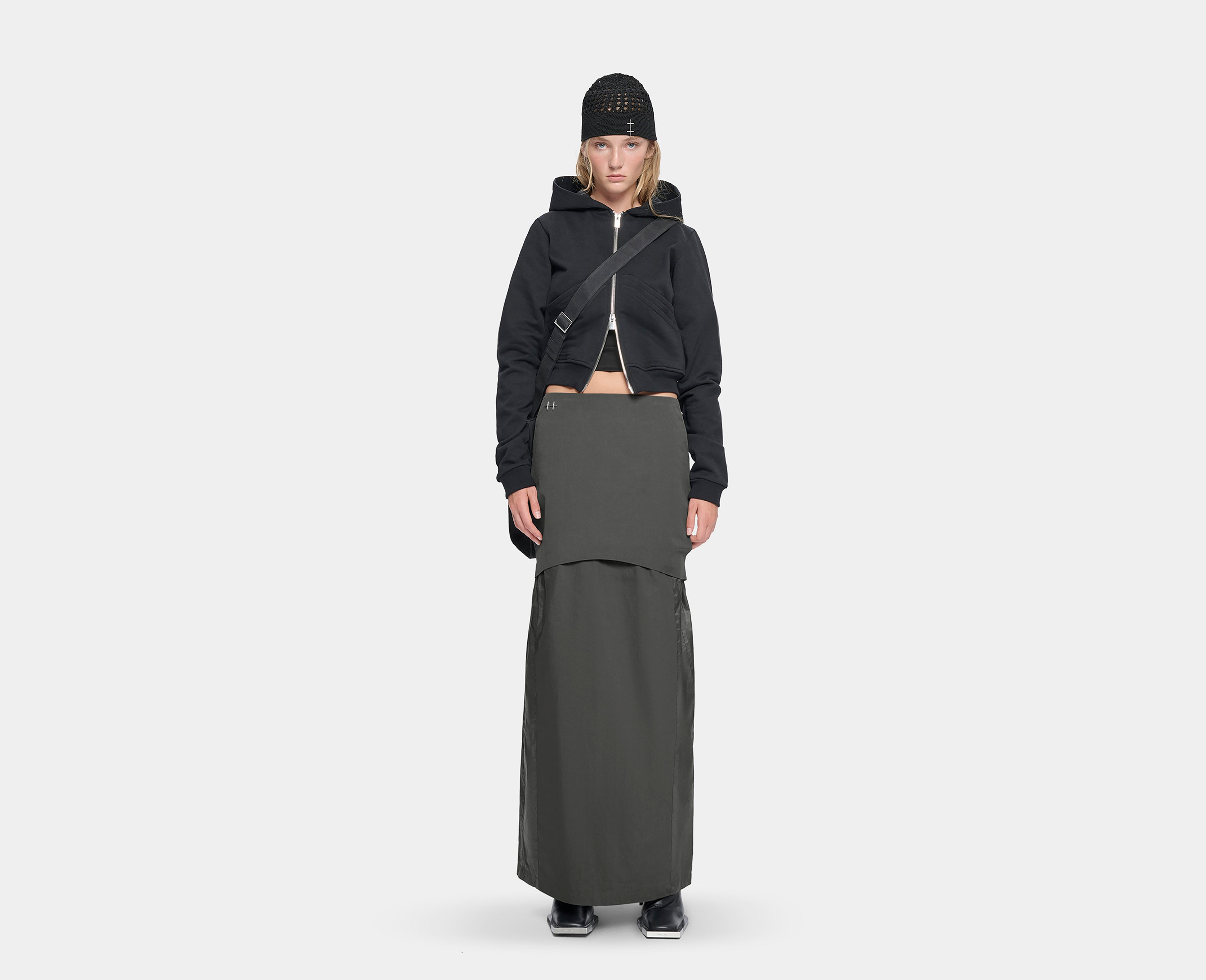HE, product: POLARIZE SKIRT (Fig. 2)