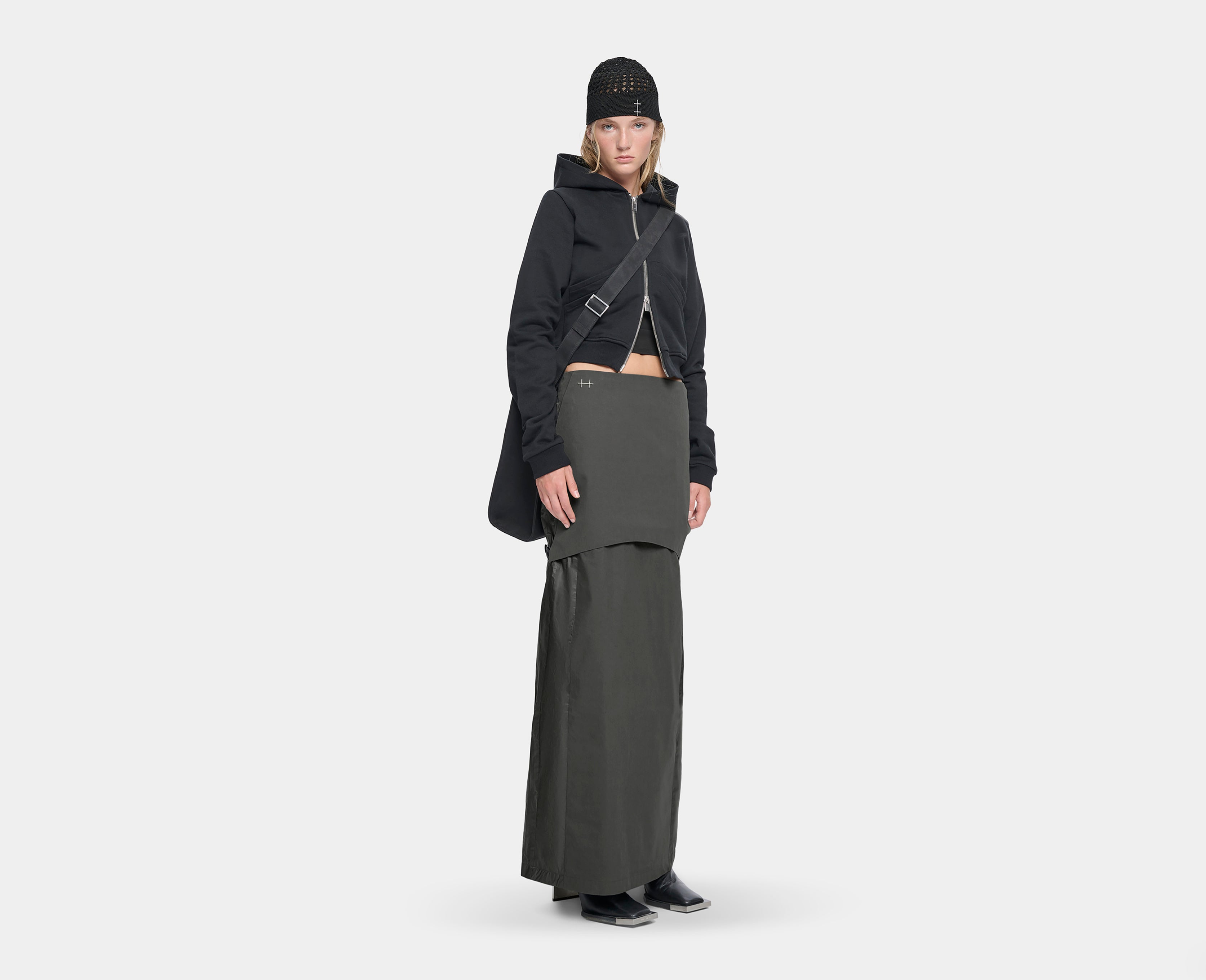 HE, product: POLARIZE SKIRT (Fig. 3)