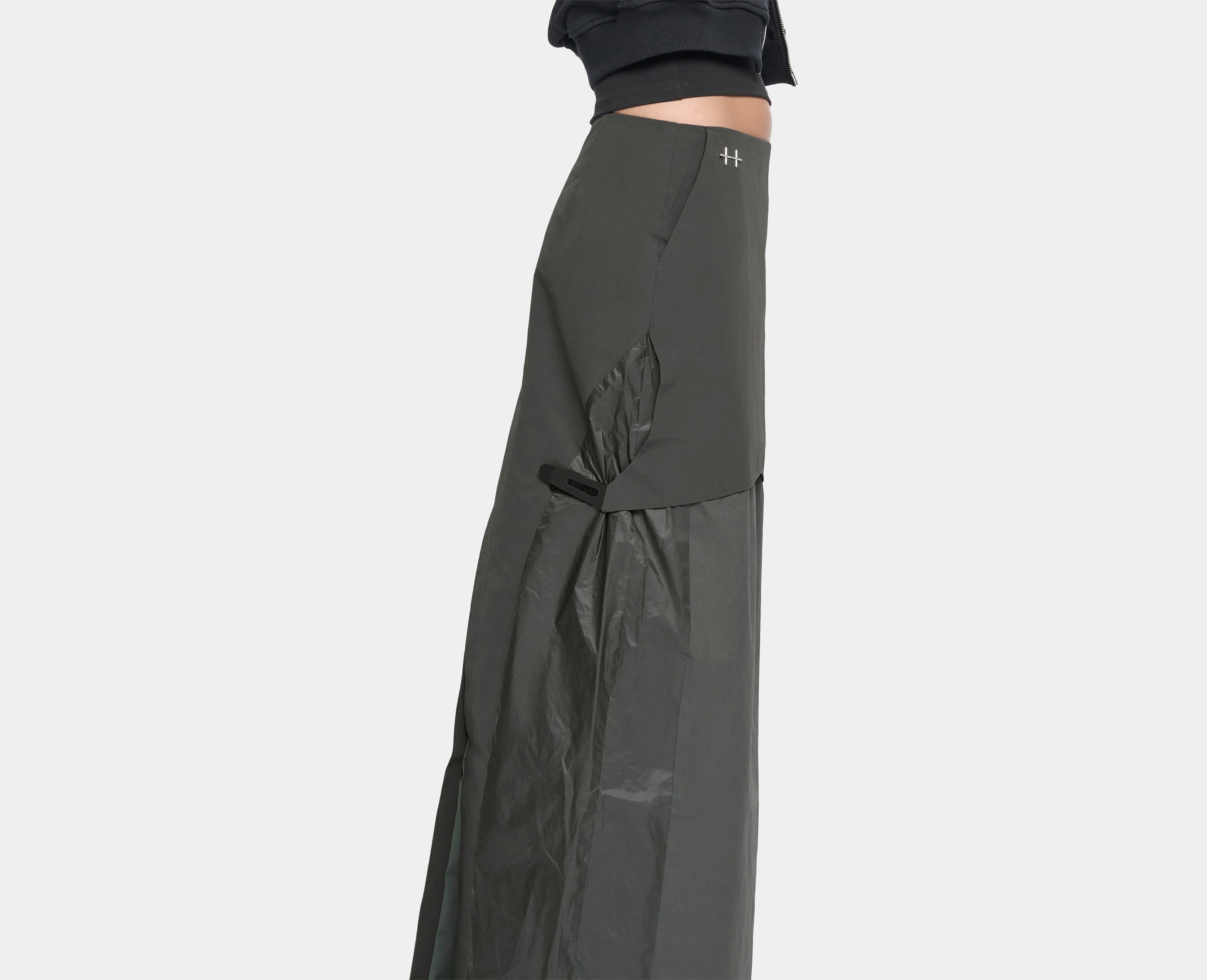 HE, product: POLARIZE SKIRT (Fig. 7)
