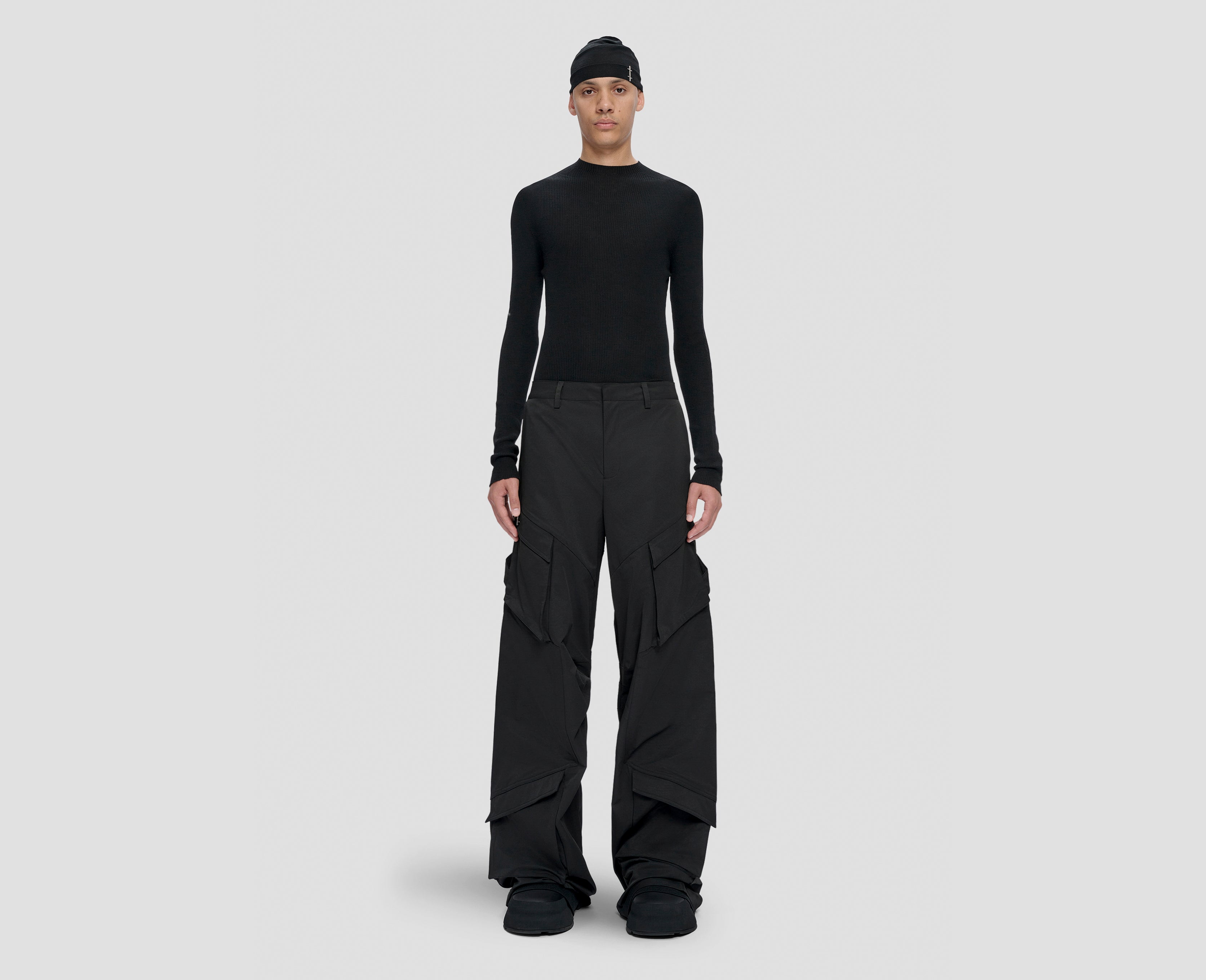 HE, product: CELLULAE CARGO TROUSERS (Fig. 2)