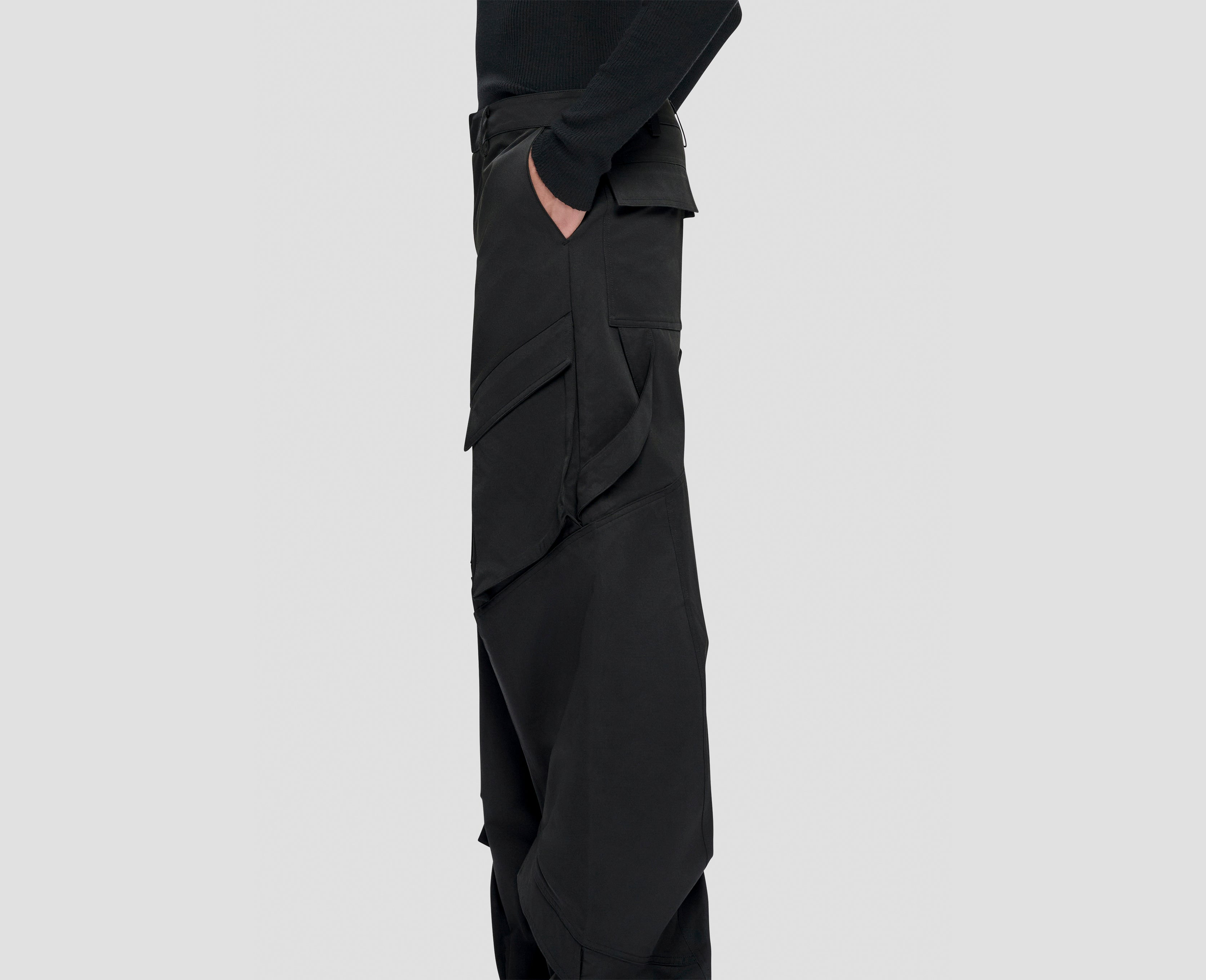 HE, product: CELLULAE CARGO TROUSERS (Fig. 8)