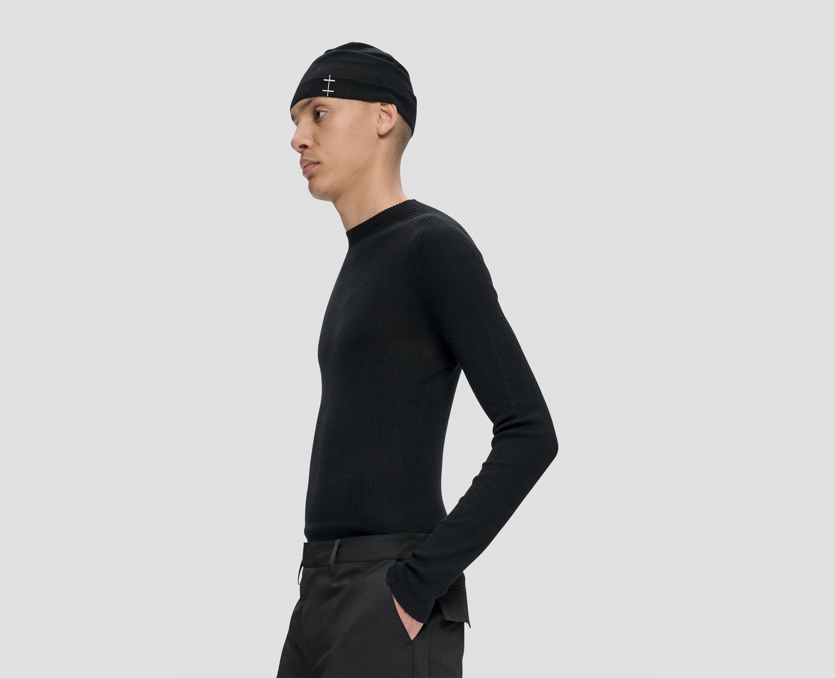 HE, product: FRESNEL BEANIE (Fig. 5)