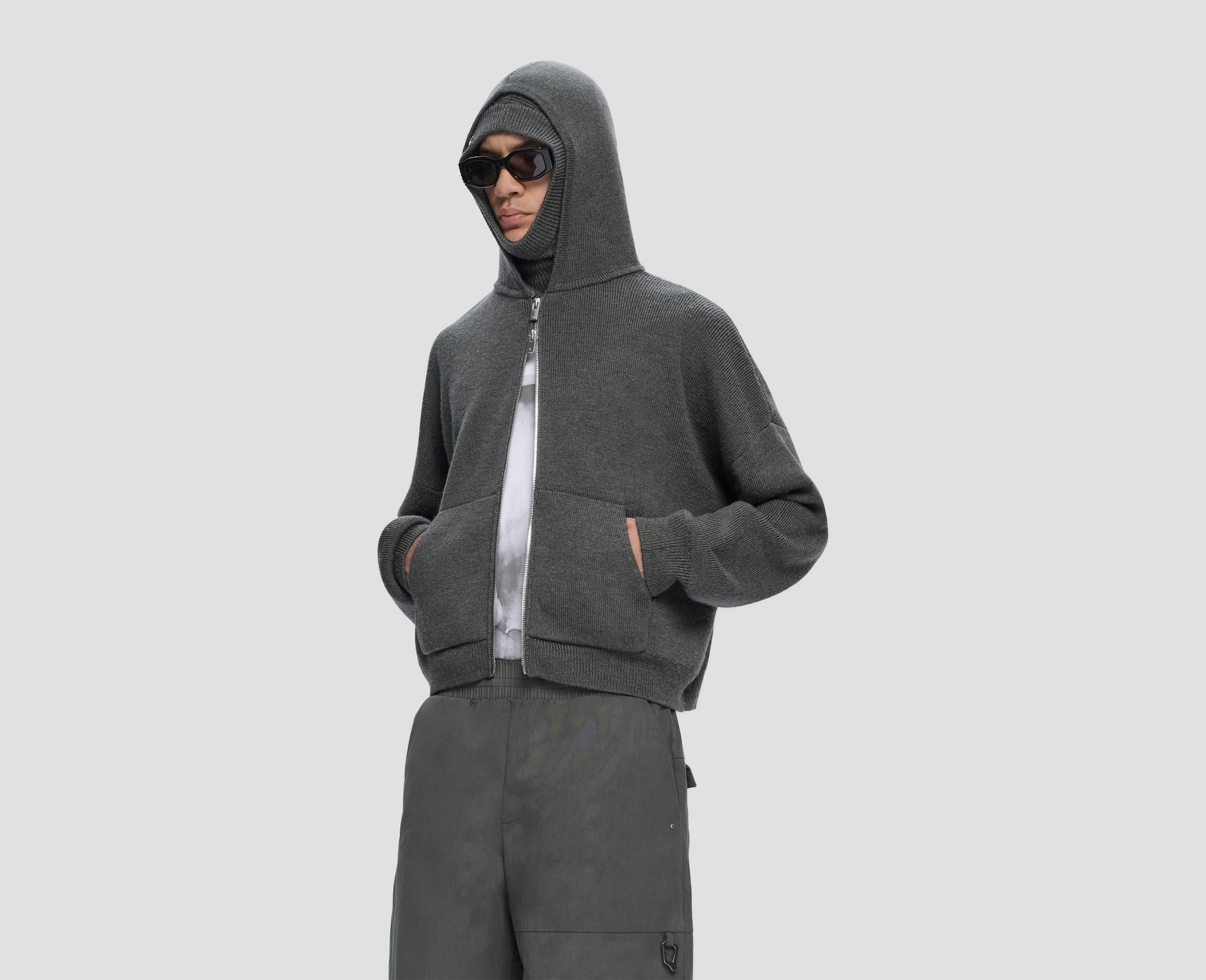 HE, product: LAMPI KNIT HOODIE (Fig. 7)