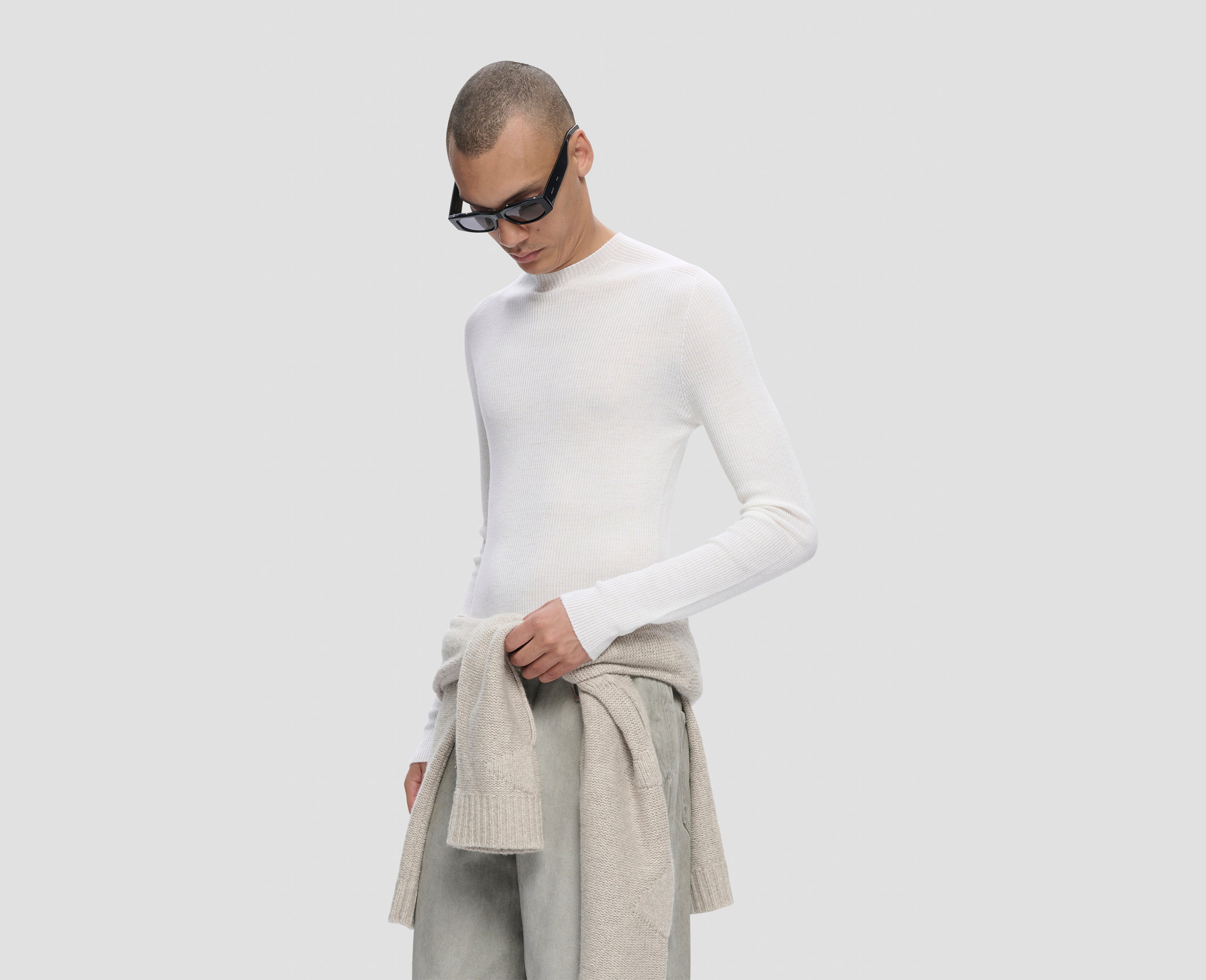 HE, product: ISOTROPY KNIT LS (Fig. 6)