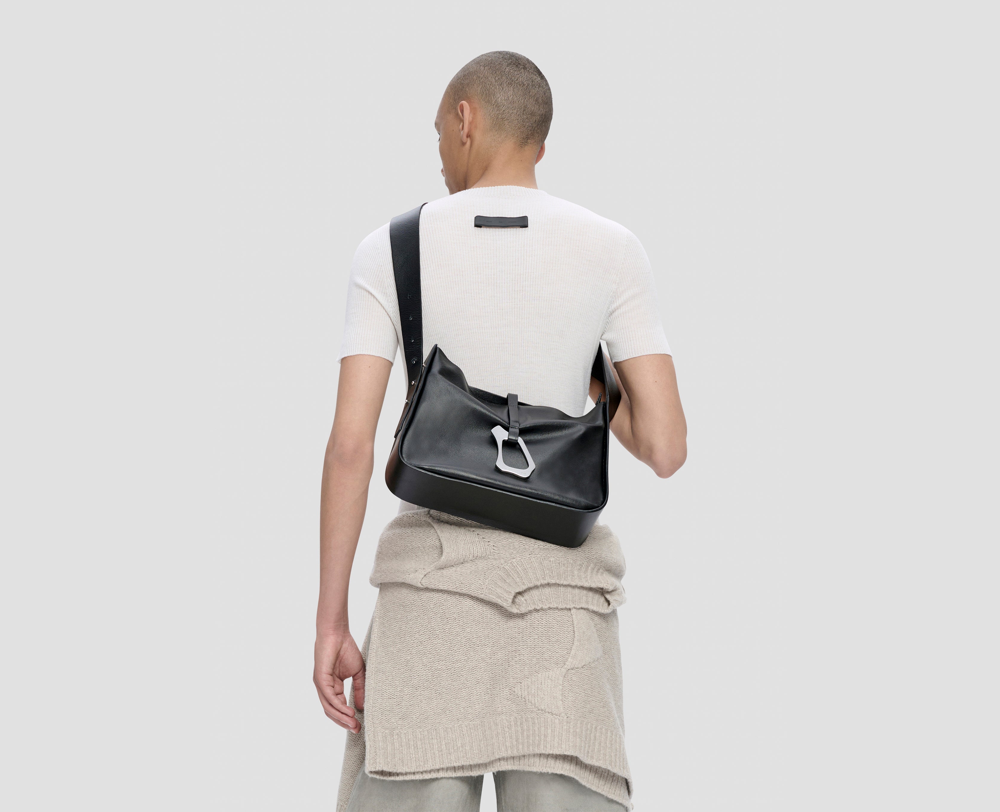 HE, product: CONFLUENCE BAG (Fig. 4)